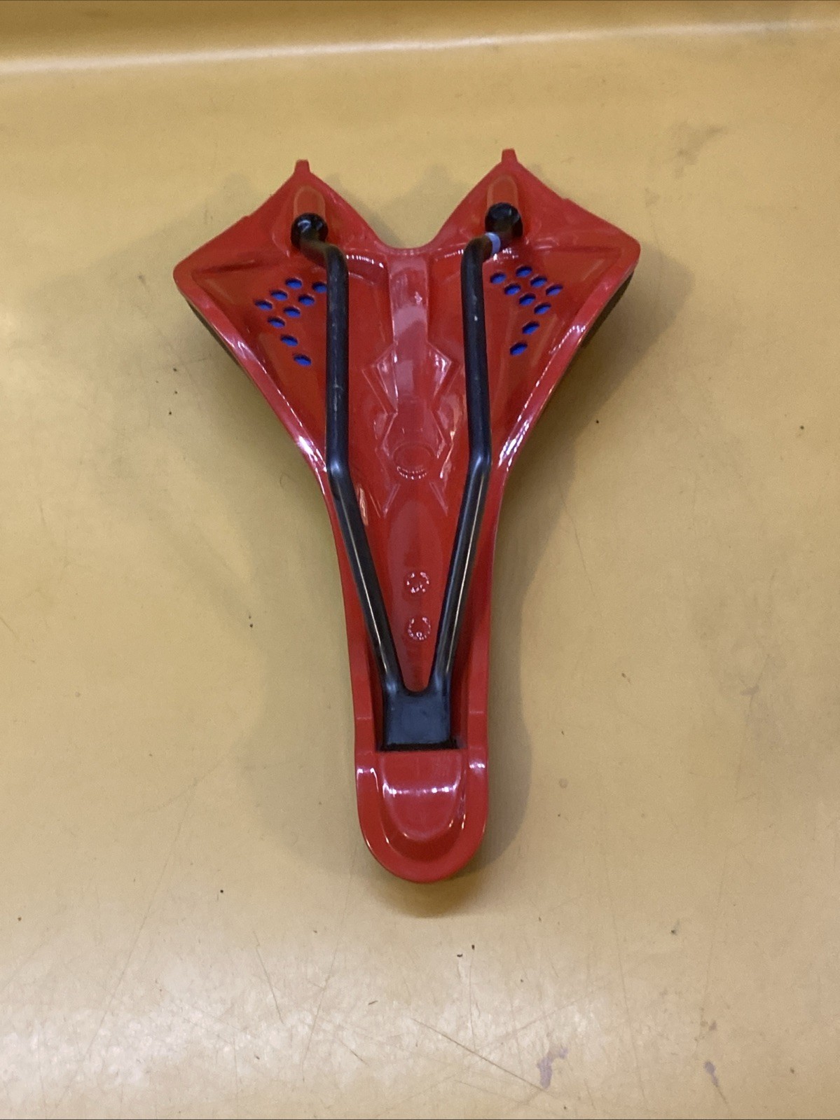 Black & Red UNION SPORT HARZ 265mm x 145mm Carbon Rail Saddle