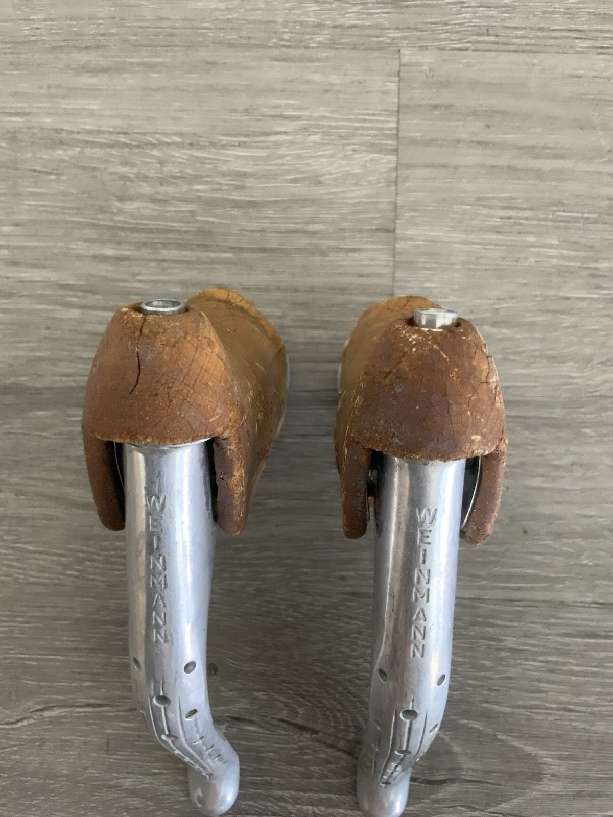 WEINMANN BRAKE LEVERS NON-AERO WITH CABLE STOPS