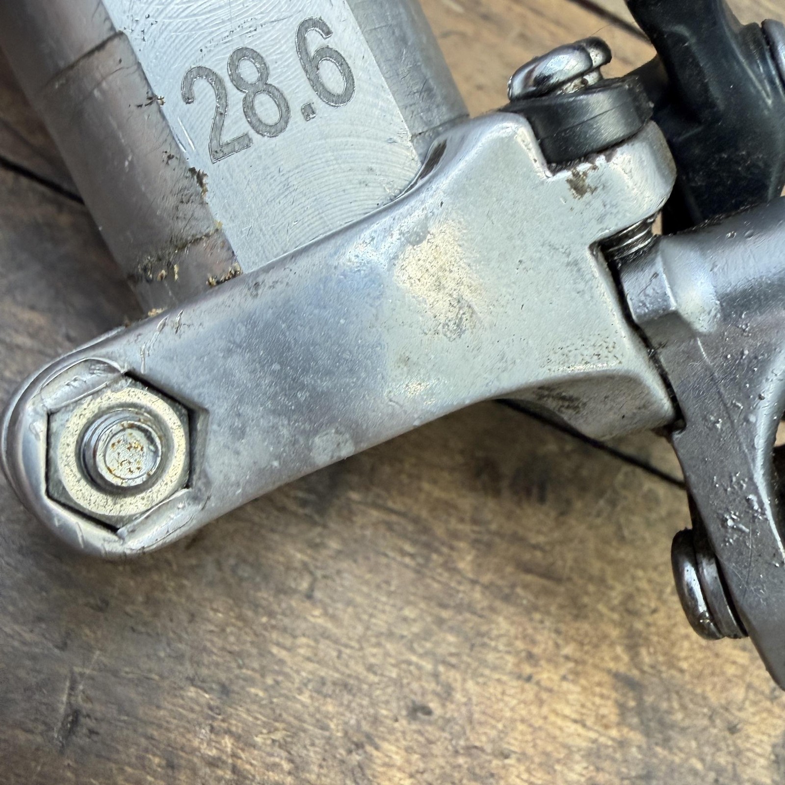 Vintage Shimano 105 FD-1050 Front Derailleur 28.6 Clamp Double Bottom Pull 80s