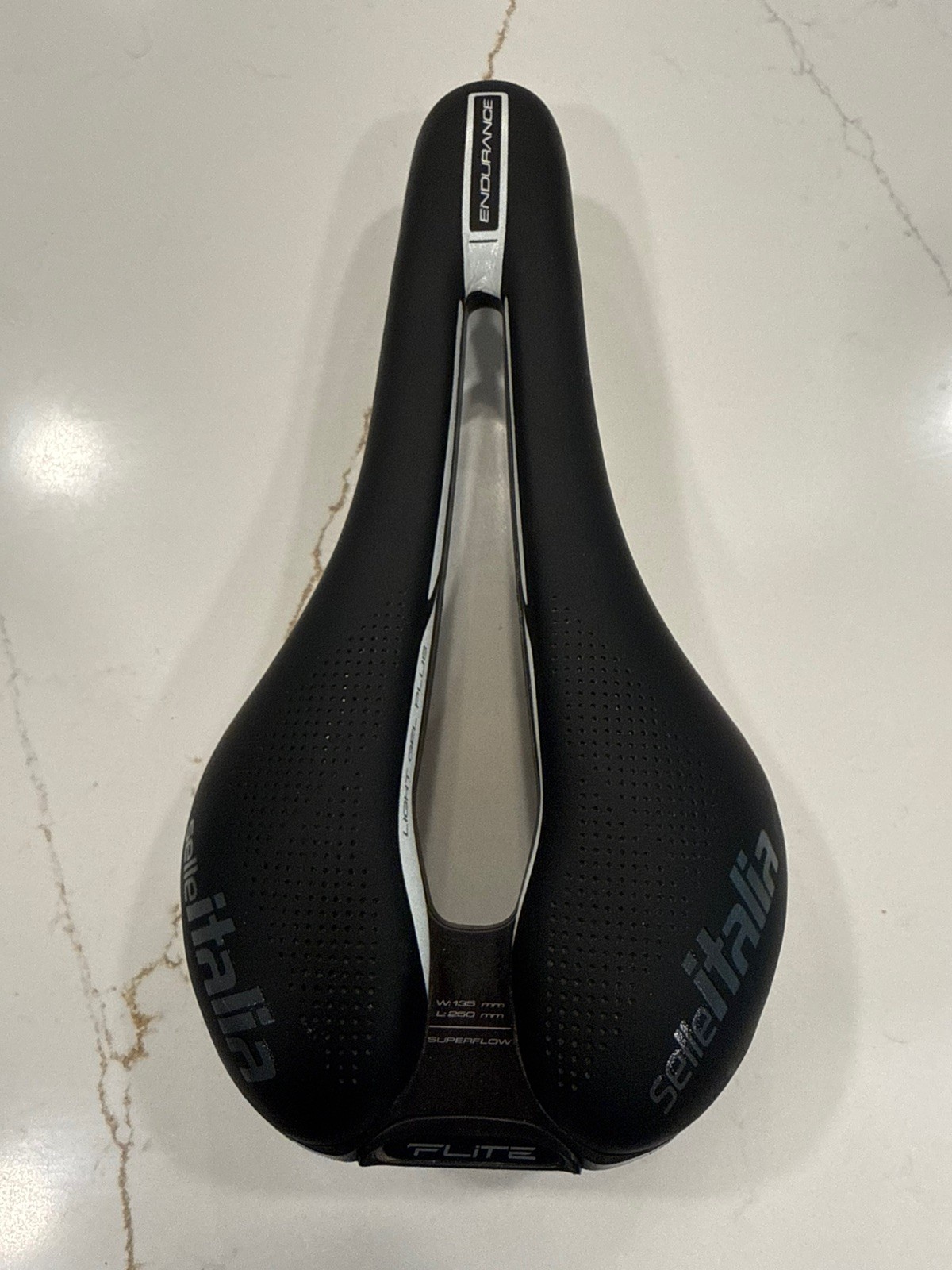 Selle Italia Flite Boost Endurance Ti316 135mm Superflow – excellent condition