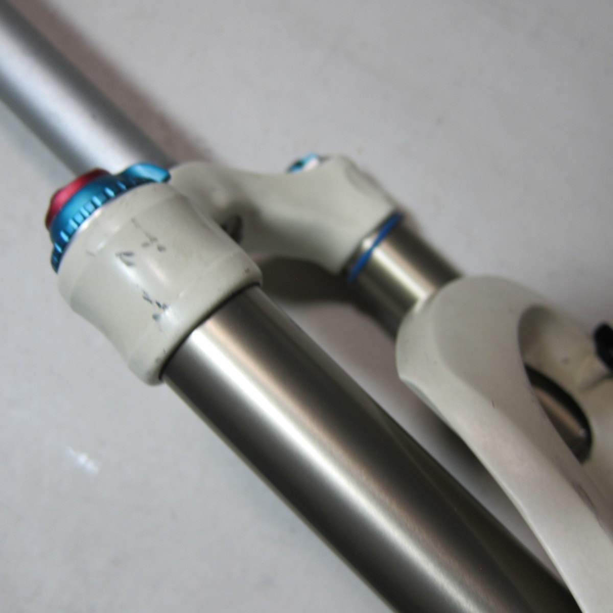 Fox 32 F-Series RLC 26 1 1/8 Straight Threadless 80mm Travel  216mm QR Disc Push