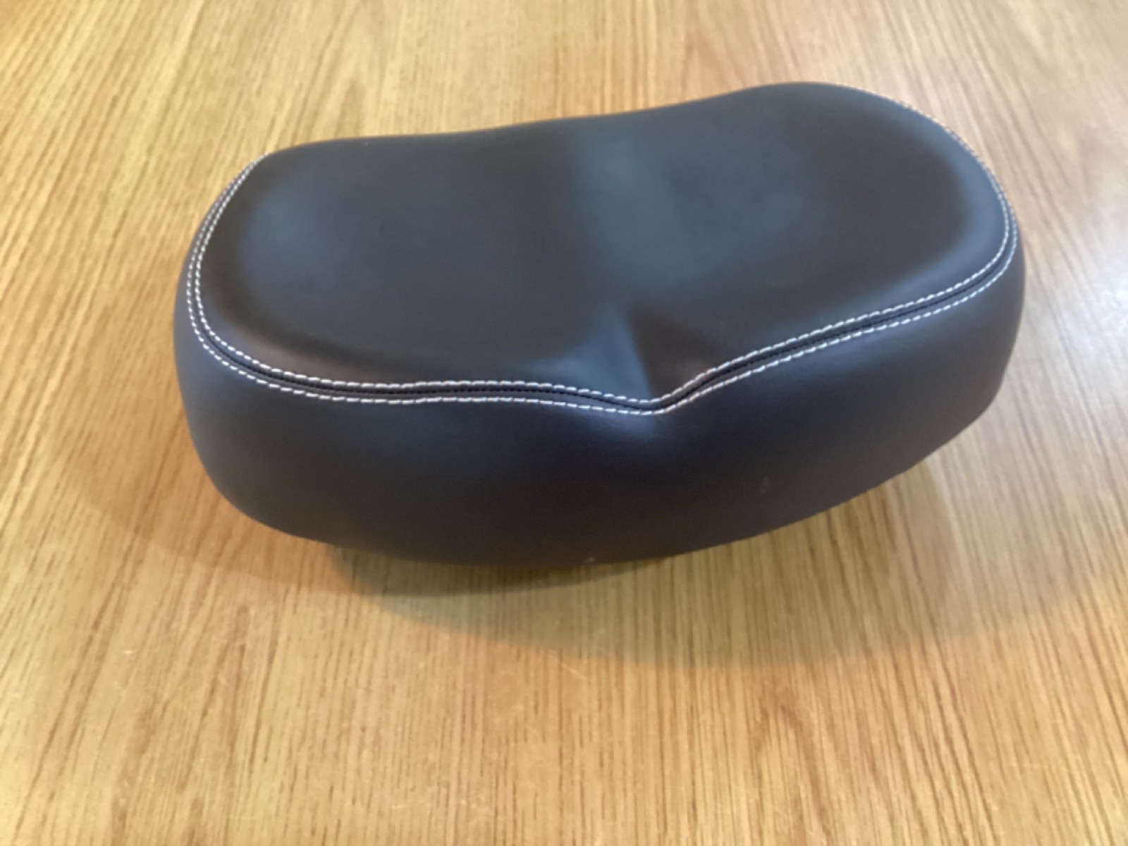 Comfort Bike Seat, Bicycle Seat for Men and Women, Universal Fit Saddle 10x7x4