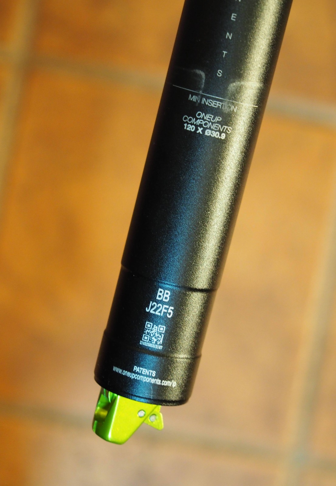 OneUp Components V2 Dropper Seatpost, 30.9mm diameter, 120mm travel, with Remote