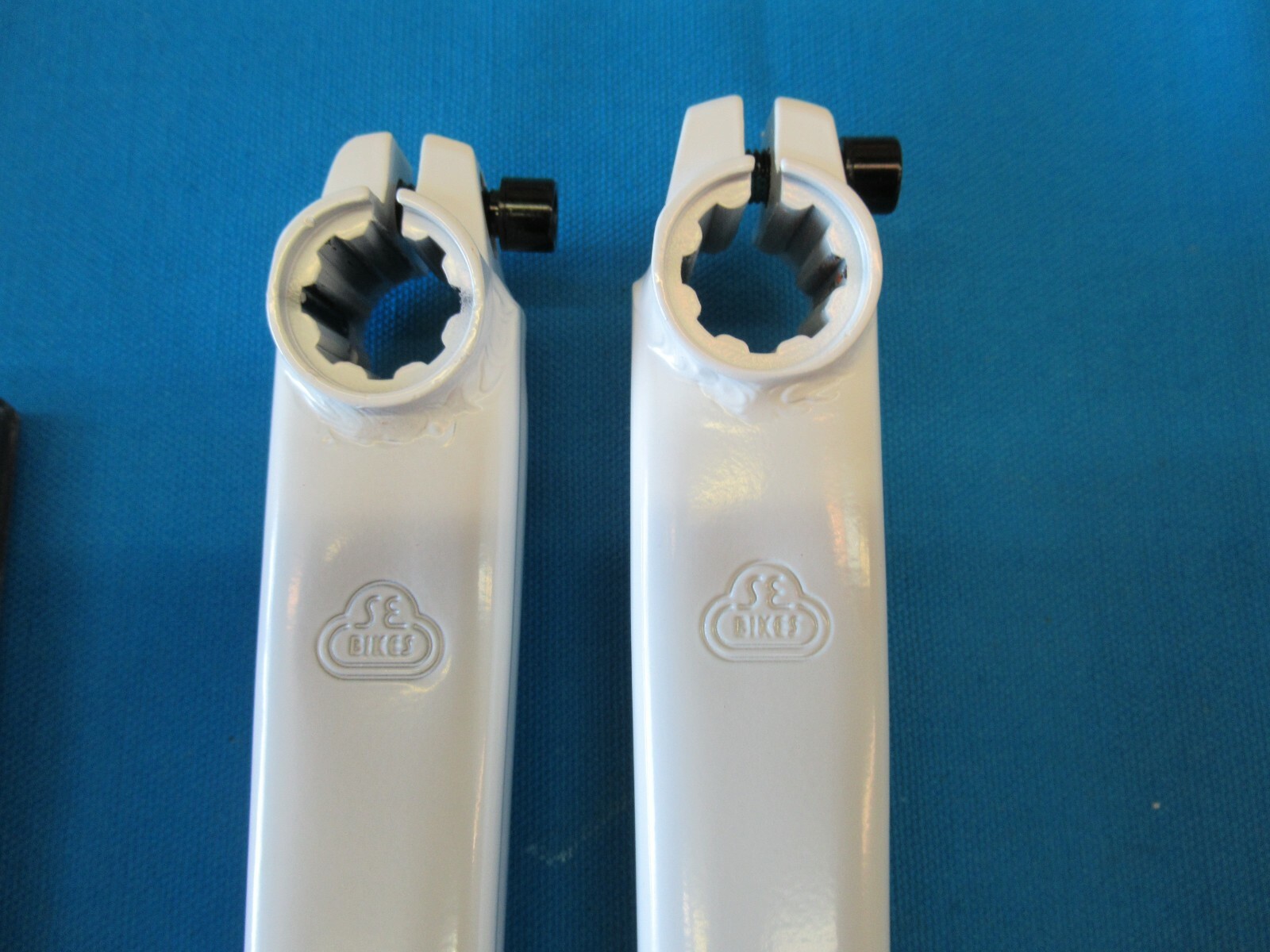 SE Bike BMX Bicycle V-Ridge Crank Cromo White 3 Piece Set 175 mm with Axle -New