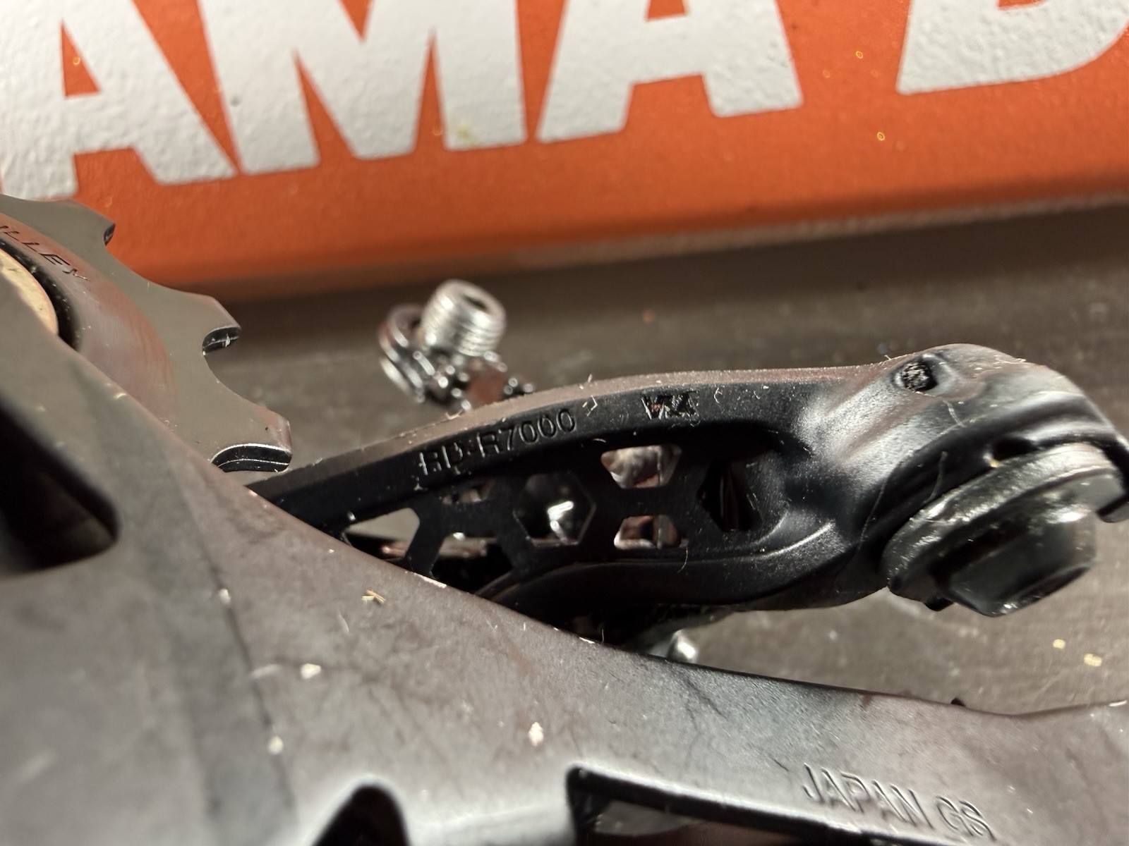 Shimano 105 RD-R7000 Medium Cage Rear Derailleur #22