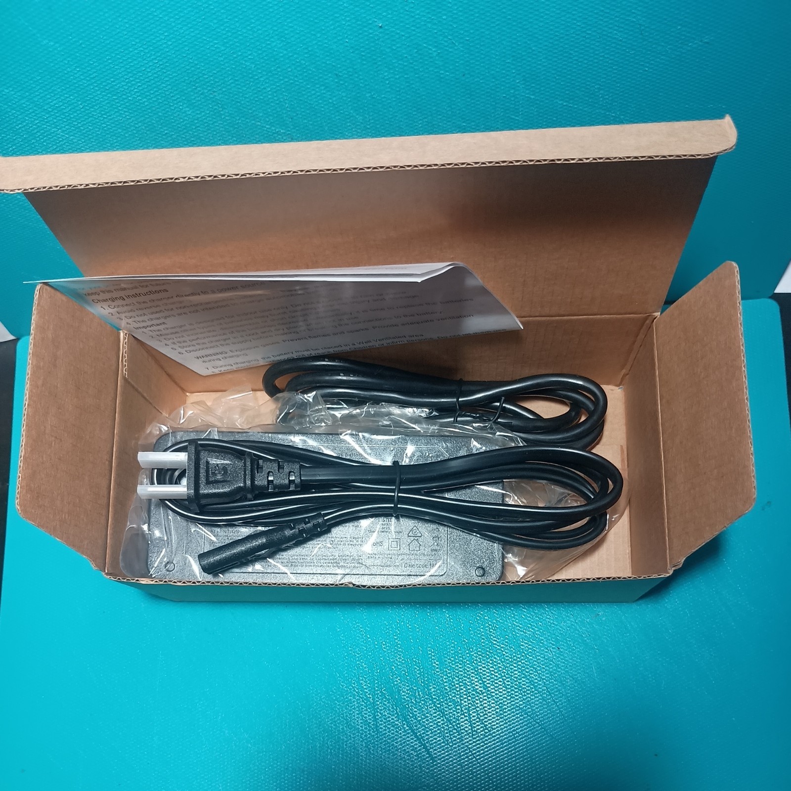MDA BC238360020 42V 2A Charger lime & bird MDA 2amp Charger Lime/Bird 42V