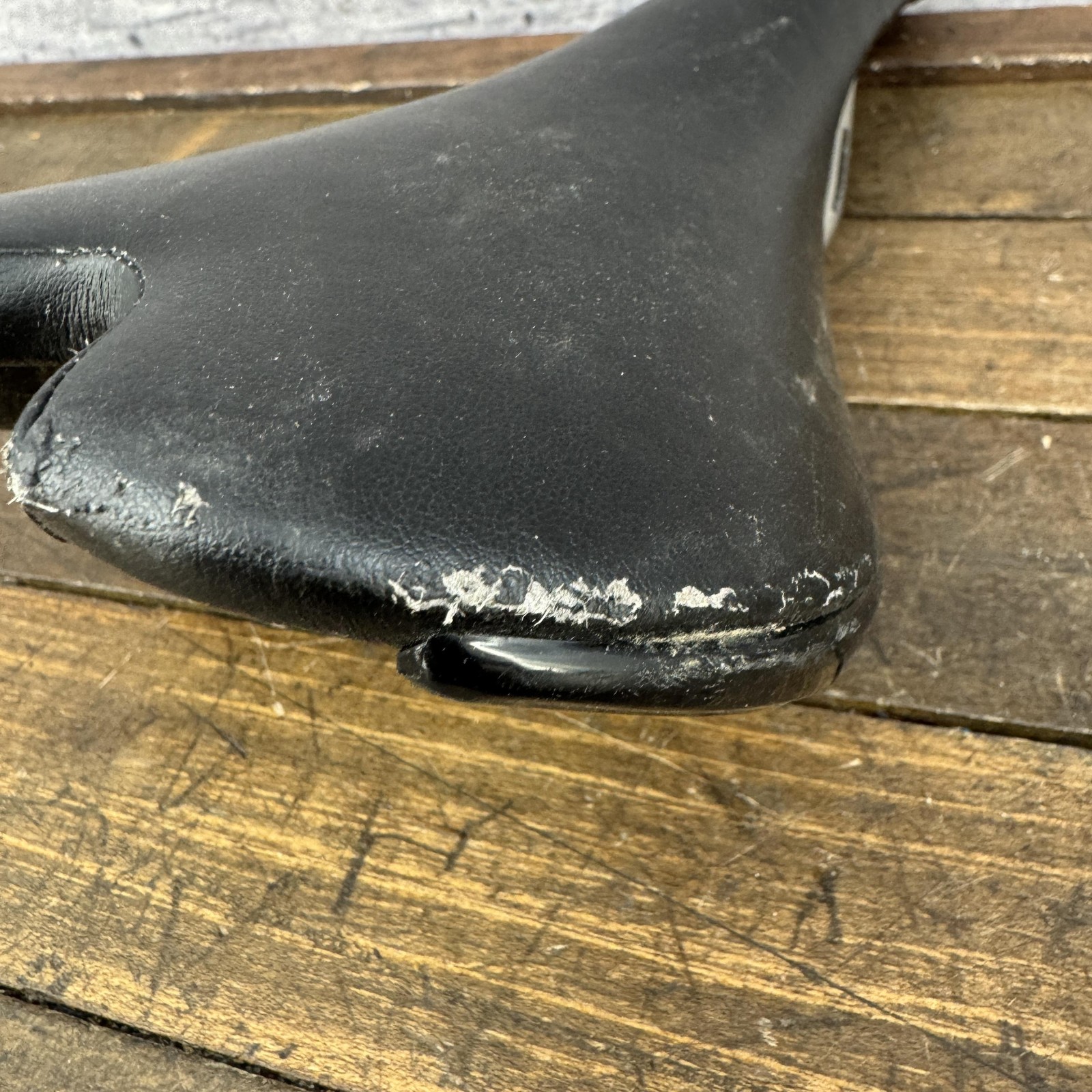 Fi’zi:k Aliante Bicycle Saddle Seat Carbon Titanium Road Bike Italy Black 230g T