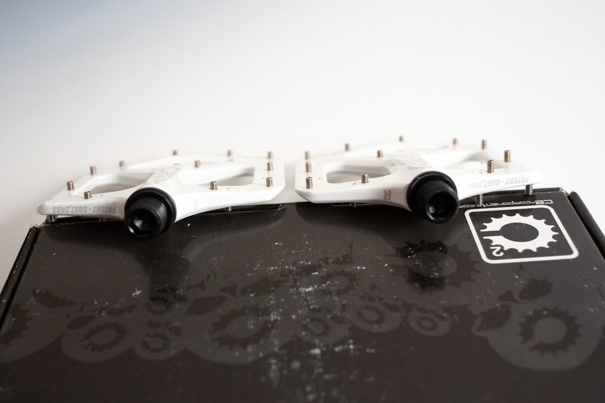 NOS Canfield Crampon Ultimate Magnesium Pedals White 19/16 MTN Pedals