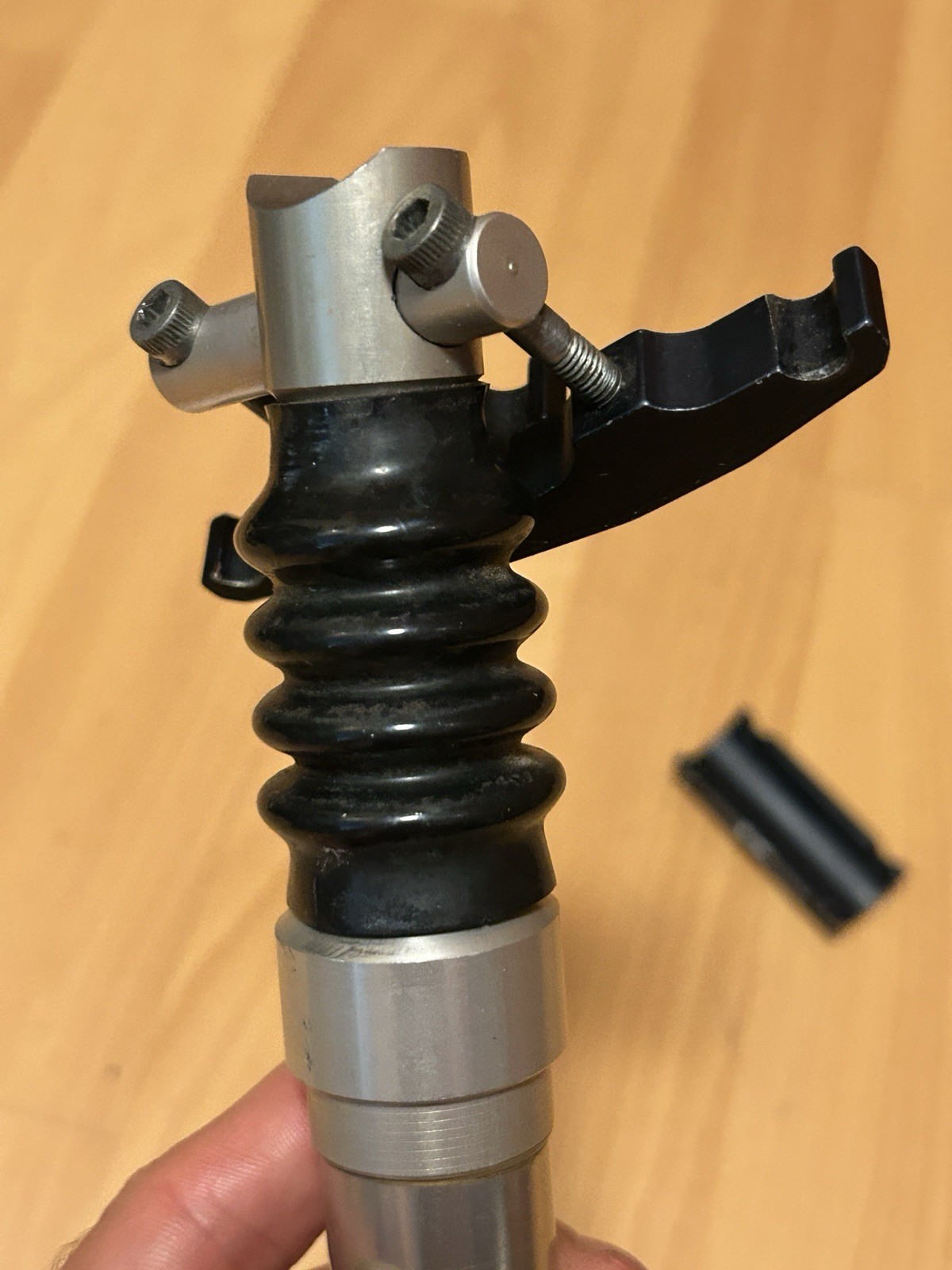 U.S.E. XCR Shockpost Suspension Bike Seatpost 26.8 Vintage 90s MTB Kult Alien