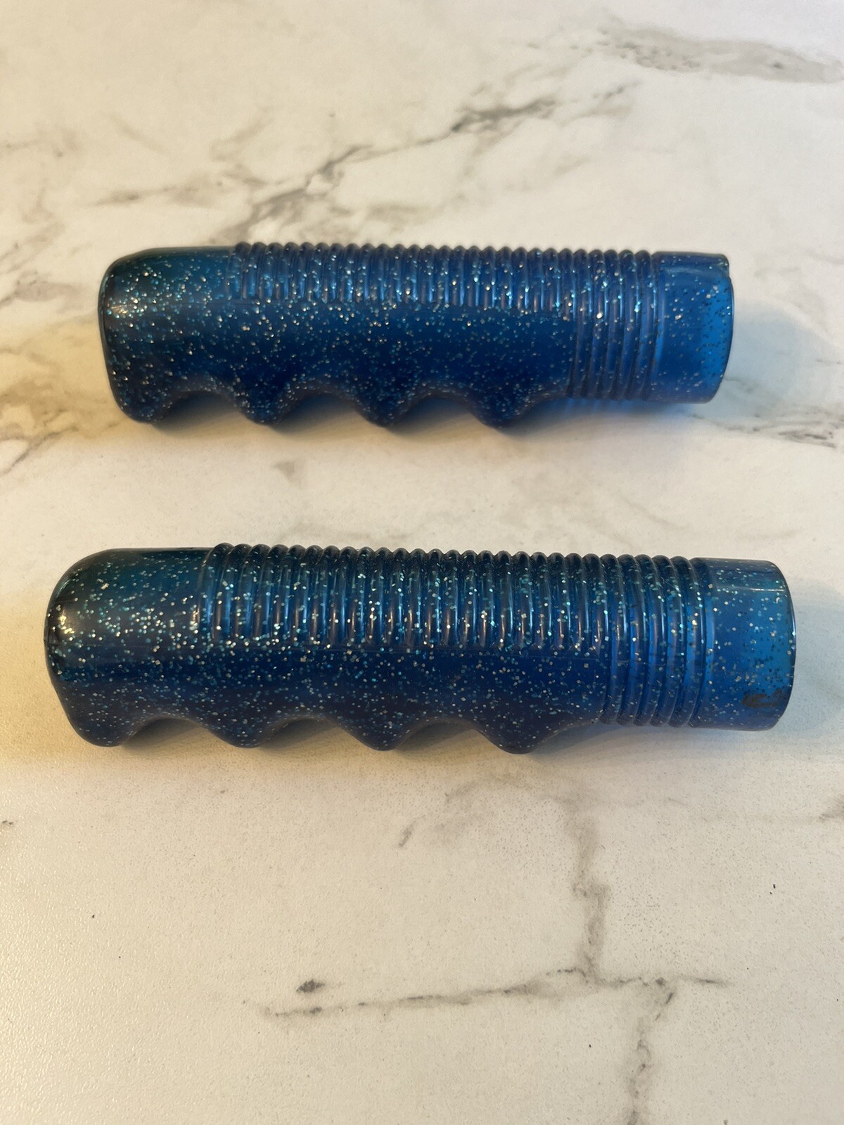 1-PAIR 1960s-70s VINTAGE BLUE METAL FLAKE STINGRAY BICYCLE HANDGRIPS SCHWIN STYL
