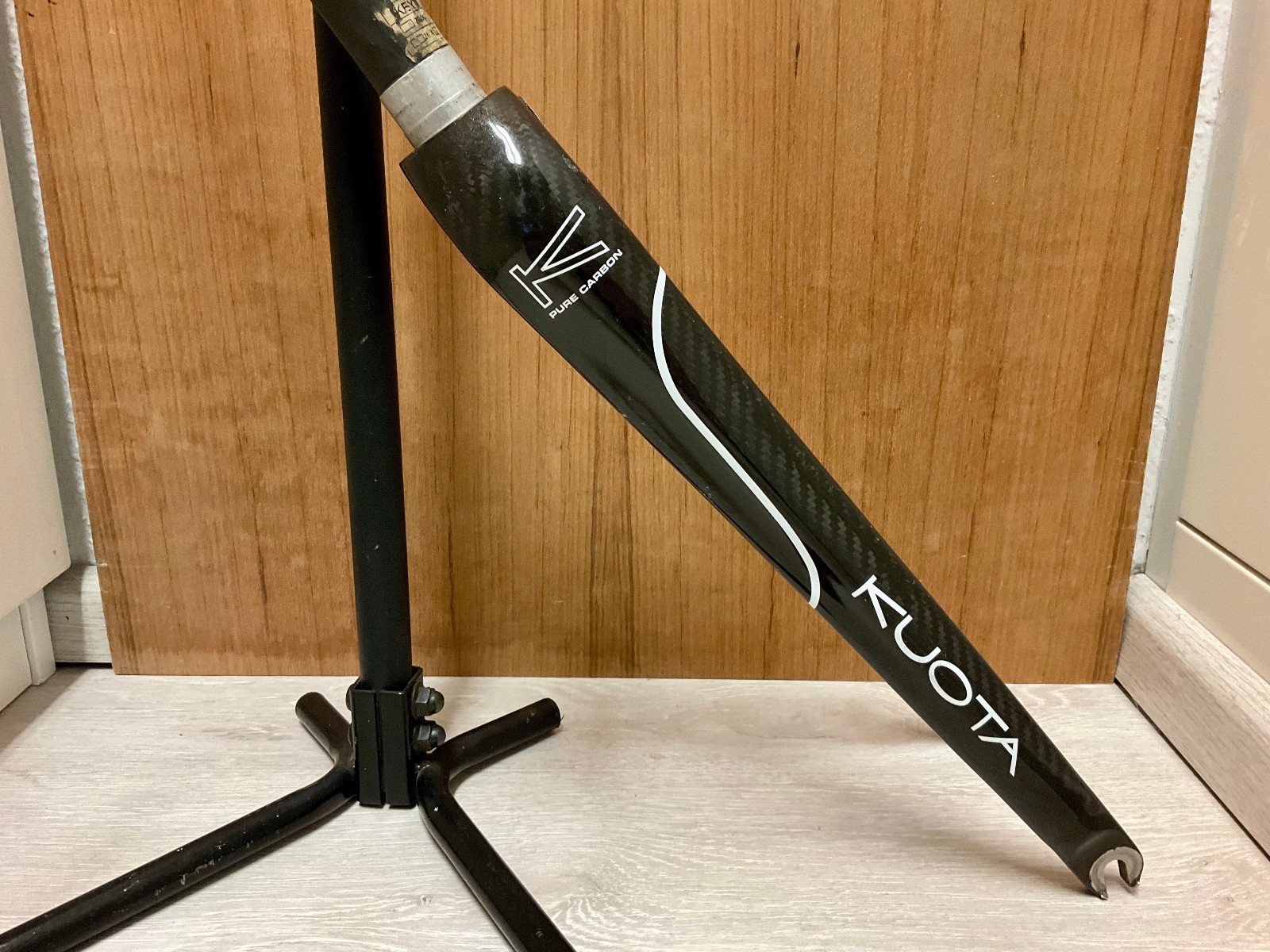 Nice Kuota Pure Carbon Fork / Forks 1 1/8″ 700c Low Miles 365gr. steerer 211mm
