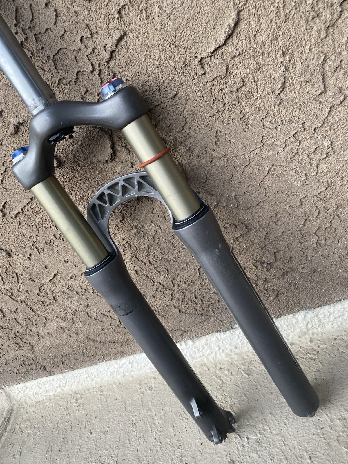 Gray Fox Racing Float 100 RL Straight 1-1/8″ 9mm X 100mmQR 26″ Fork