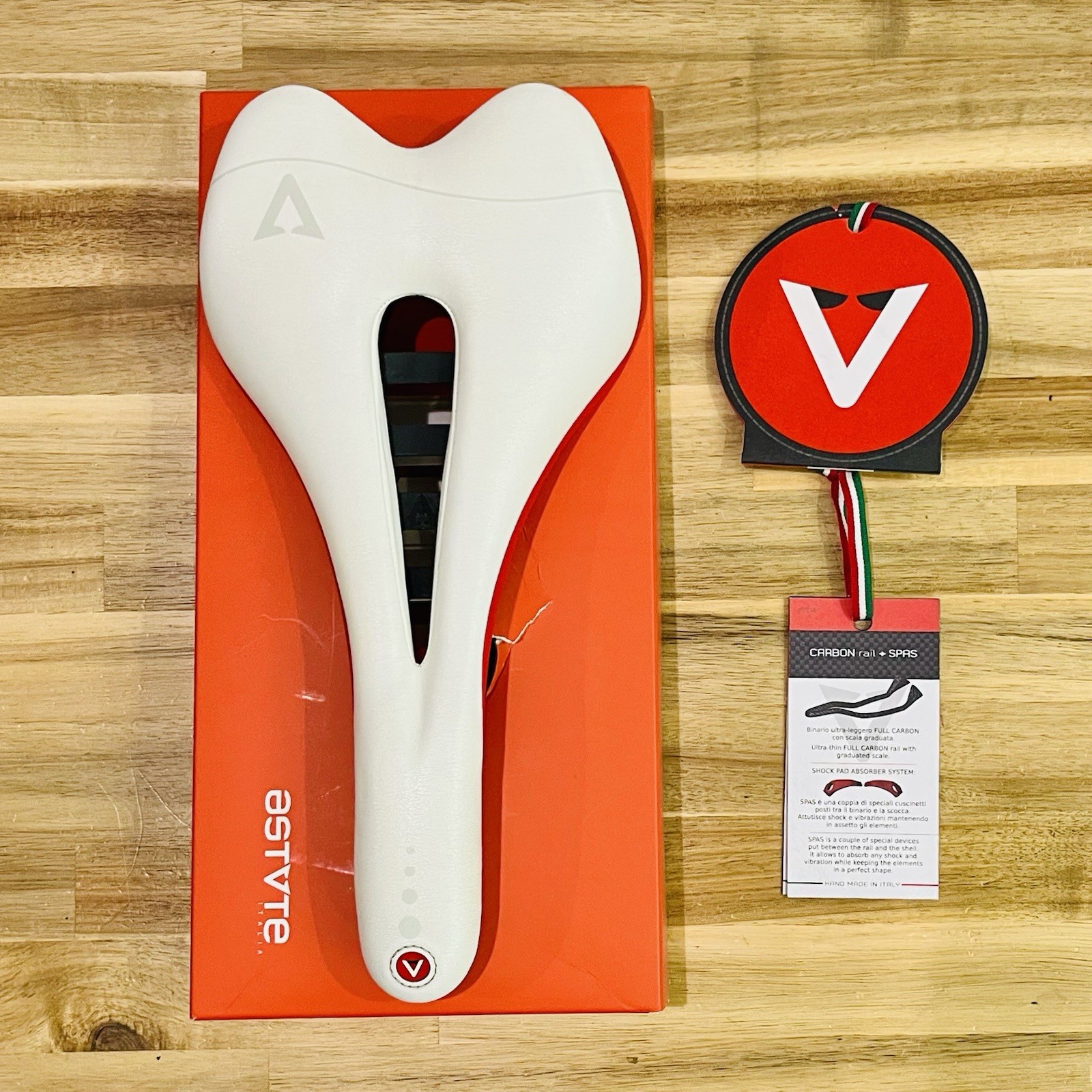 Astute Skylite VT Carbon Rail Saddle – White – Made In Italy – Original Box Used