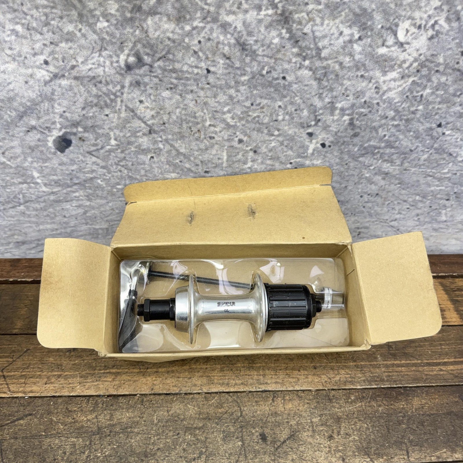 Vintage Suntour GL Rear Hub 32H NOS 135mm QR MTB 90s Accushift Freehub