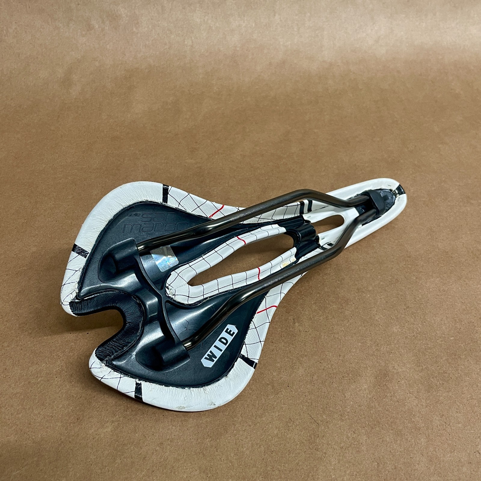 Selle San Marco Aspide Test Saddle DiMA: Wide + Waved XSiLiTE 140mm x 275m White