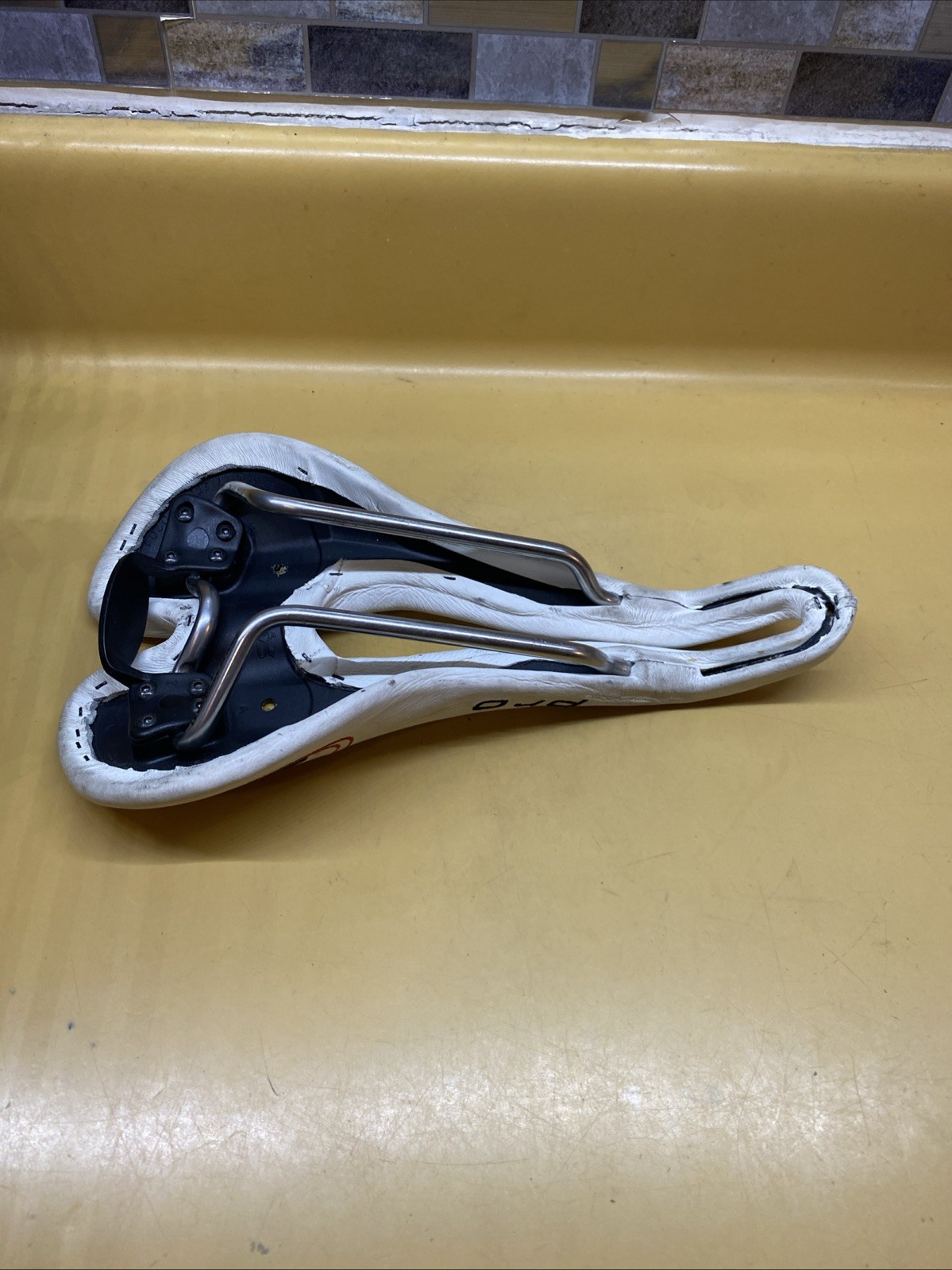 Selle SMP Pro White Leather 270mm x 150mm Titanium Rail Saddle