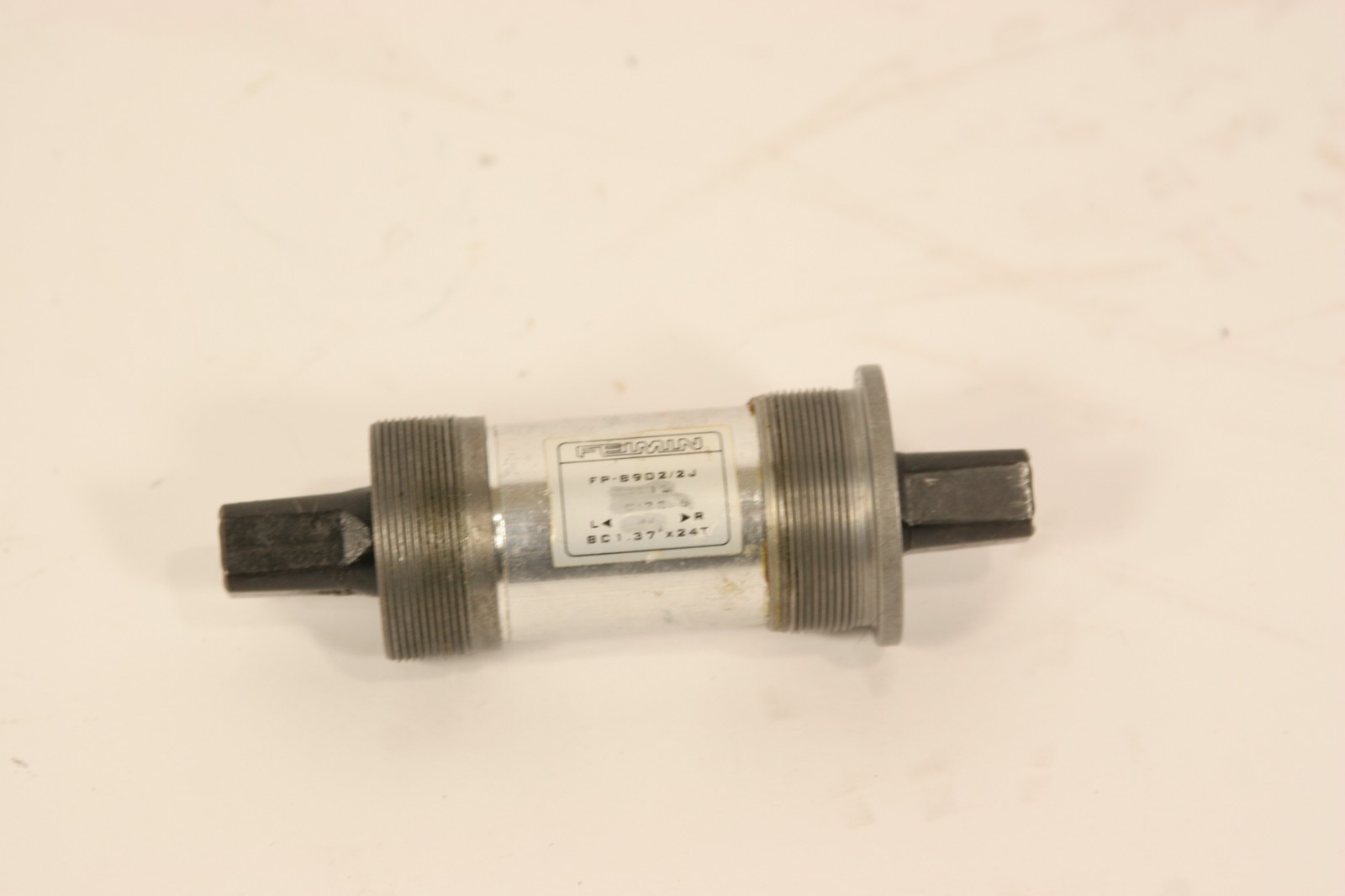 Feimin FP-8902/2J SEALED BEARING English Thread BOTTOM BRACKET 68 x 113mm FBB