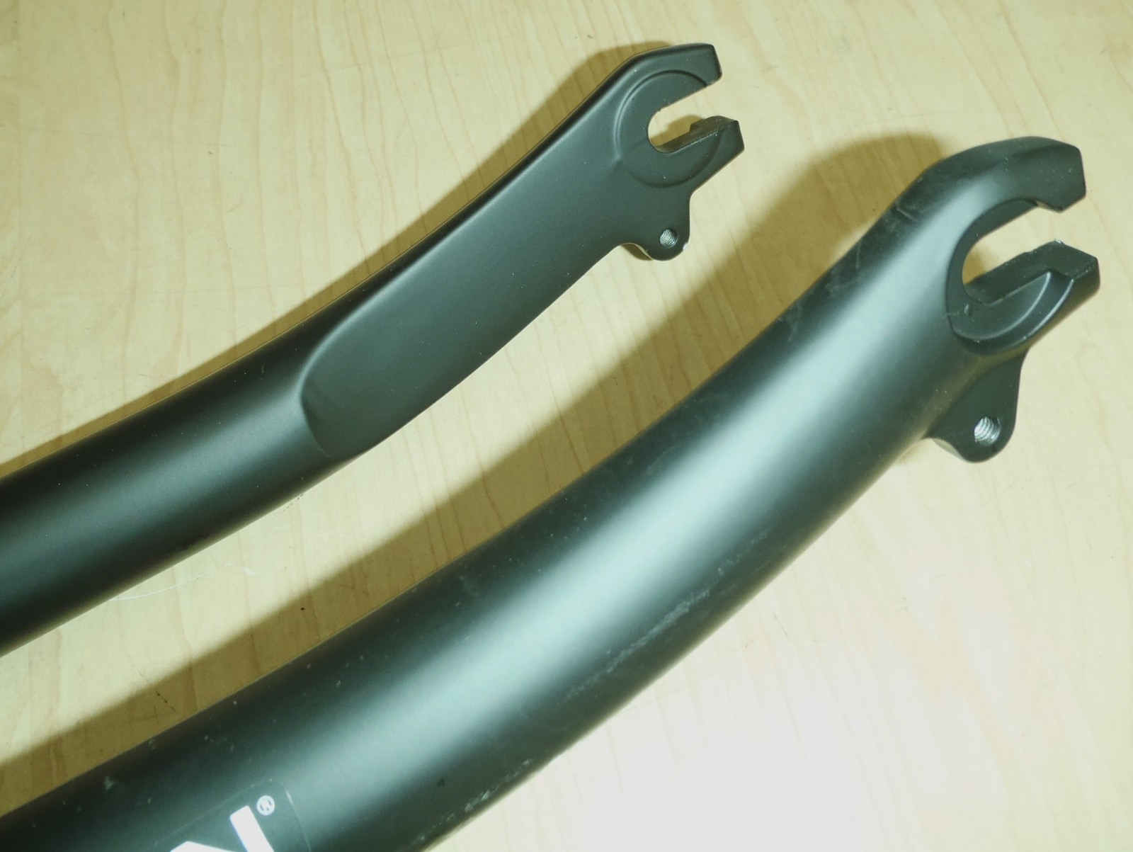 SR SUNTOUR SCHWINN 700C MATTE BLACK BICYCLE SUSPENSION FORK BIKE PARTS 586-2