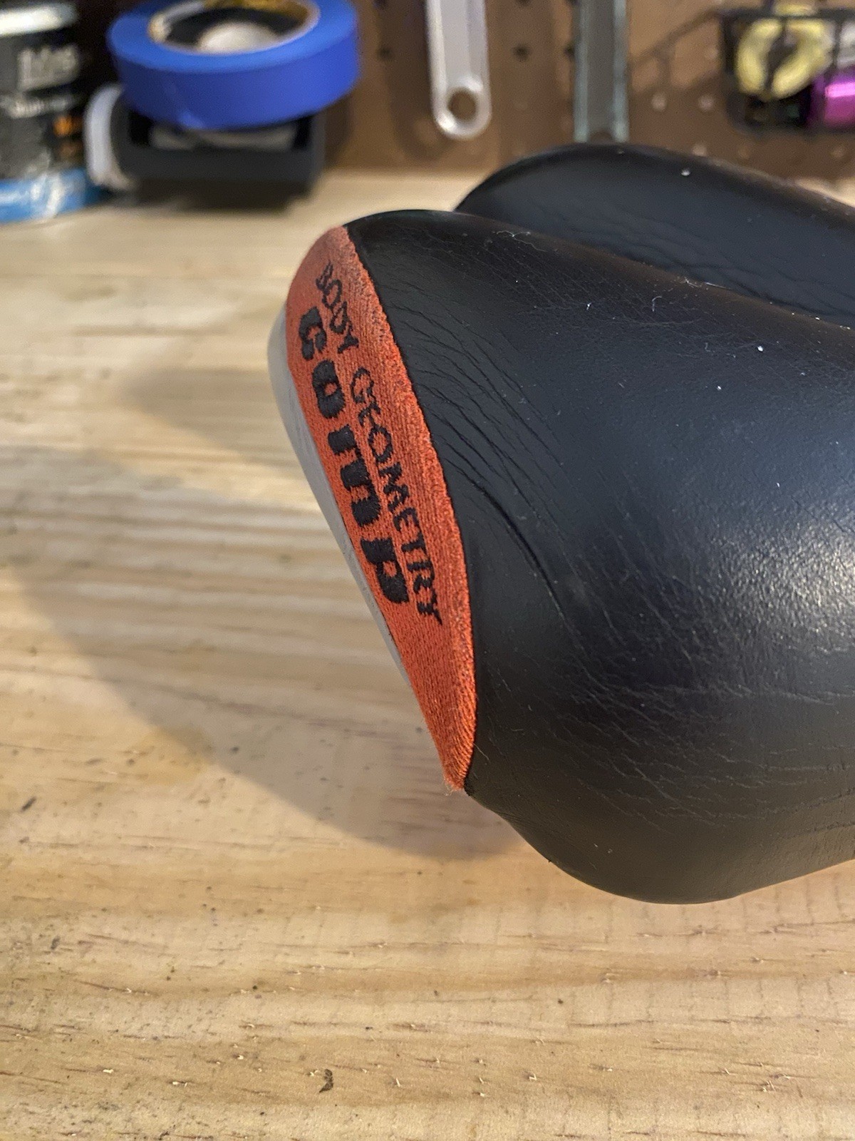 Vintage Specialized Body Geometry Comp Manganese Saddle – Excellent Condition