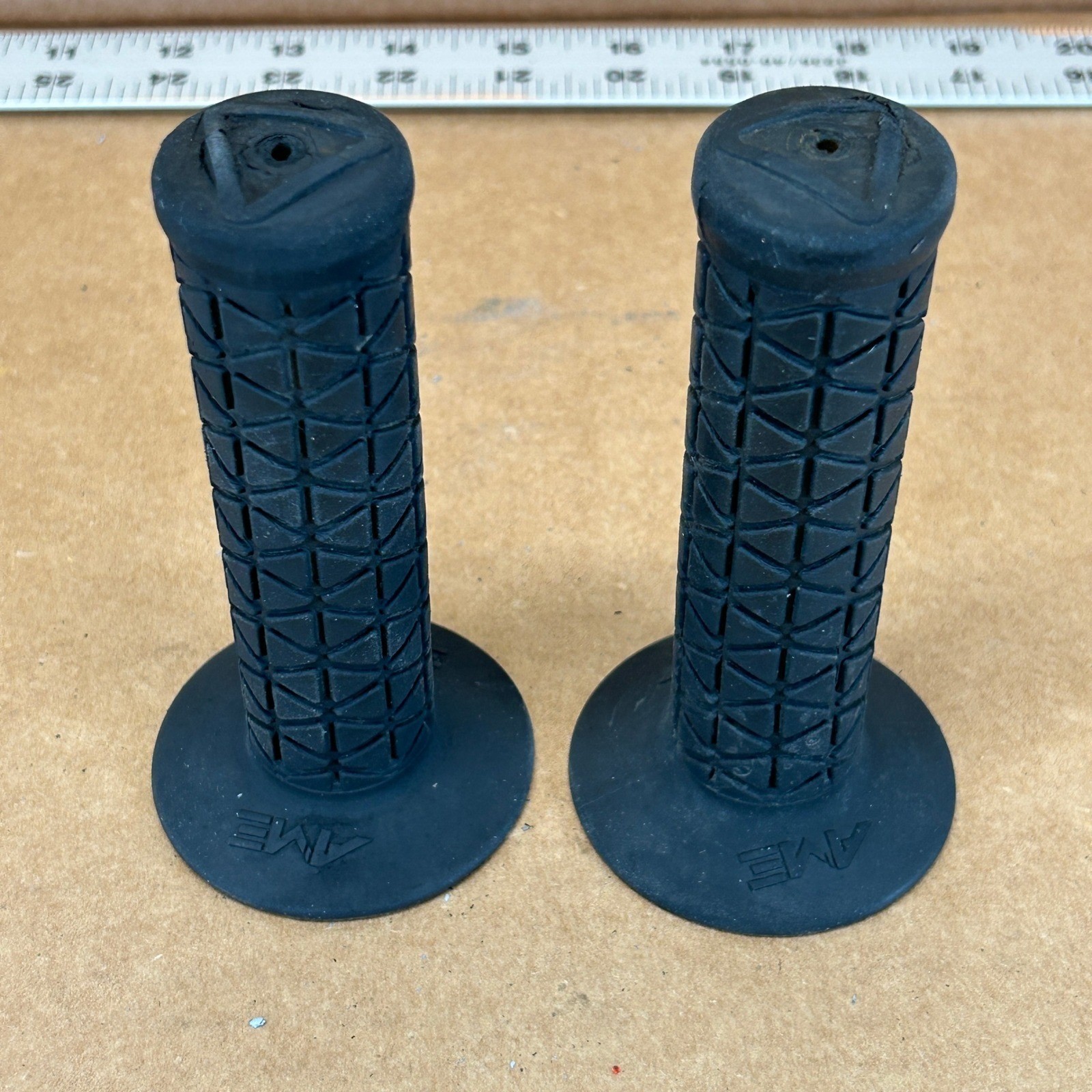 VTG Old School AME Triangle Pattern Handlebar Grips Black BMX MX Pair 4.75 Inch