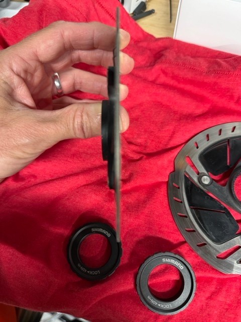 Shimano Dura Ace 140mm rotors with lock rings – Pair