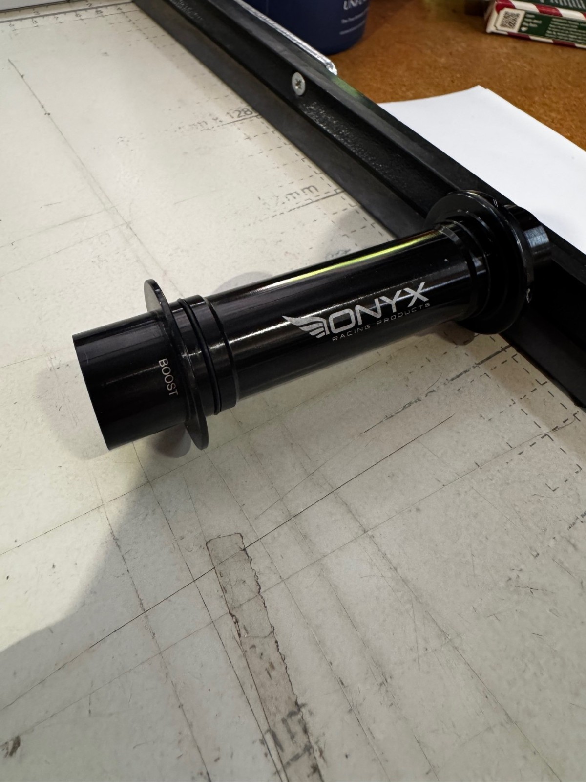 Onyx Classic 20×110 Boost axle/ Pinch nut