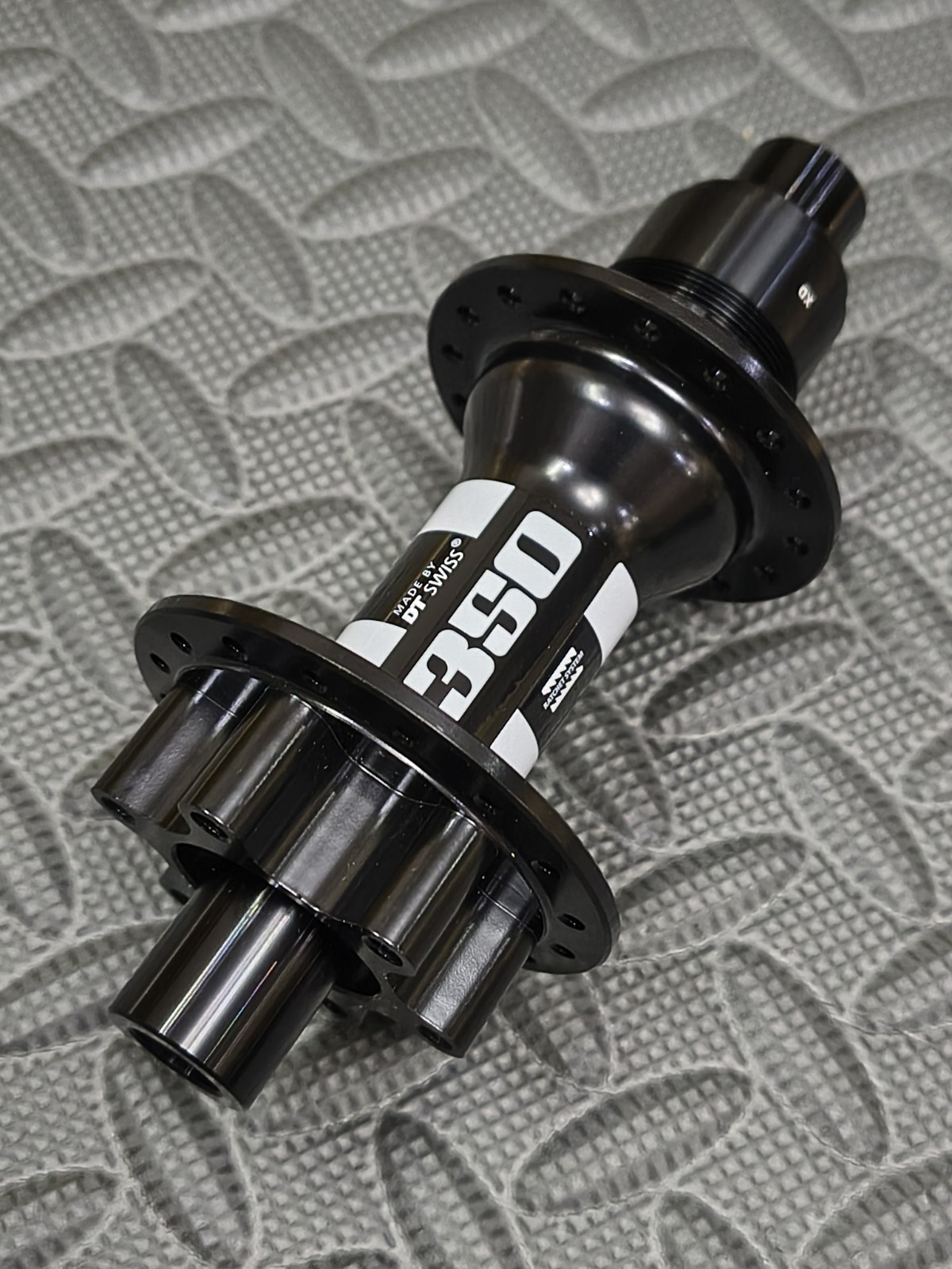 DT Swiss Rear Hub 350 Boost 12×148 32H xD Freehub 6-Bolt Ratchet 36T