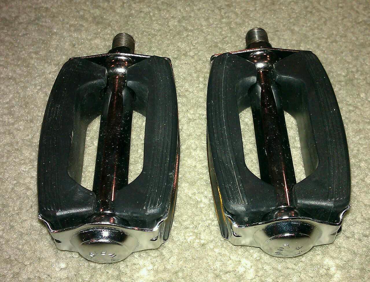 NEW BOW BICYCLE PEDALS 1/2, SCHWINN STINGRAY KRATE CRUISER BICYCLES