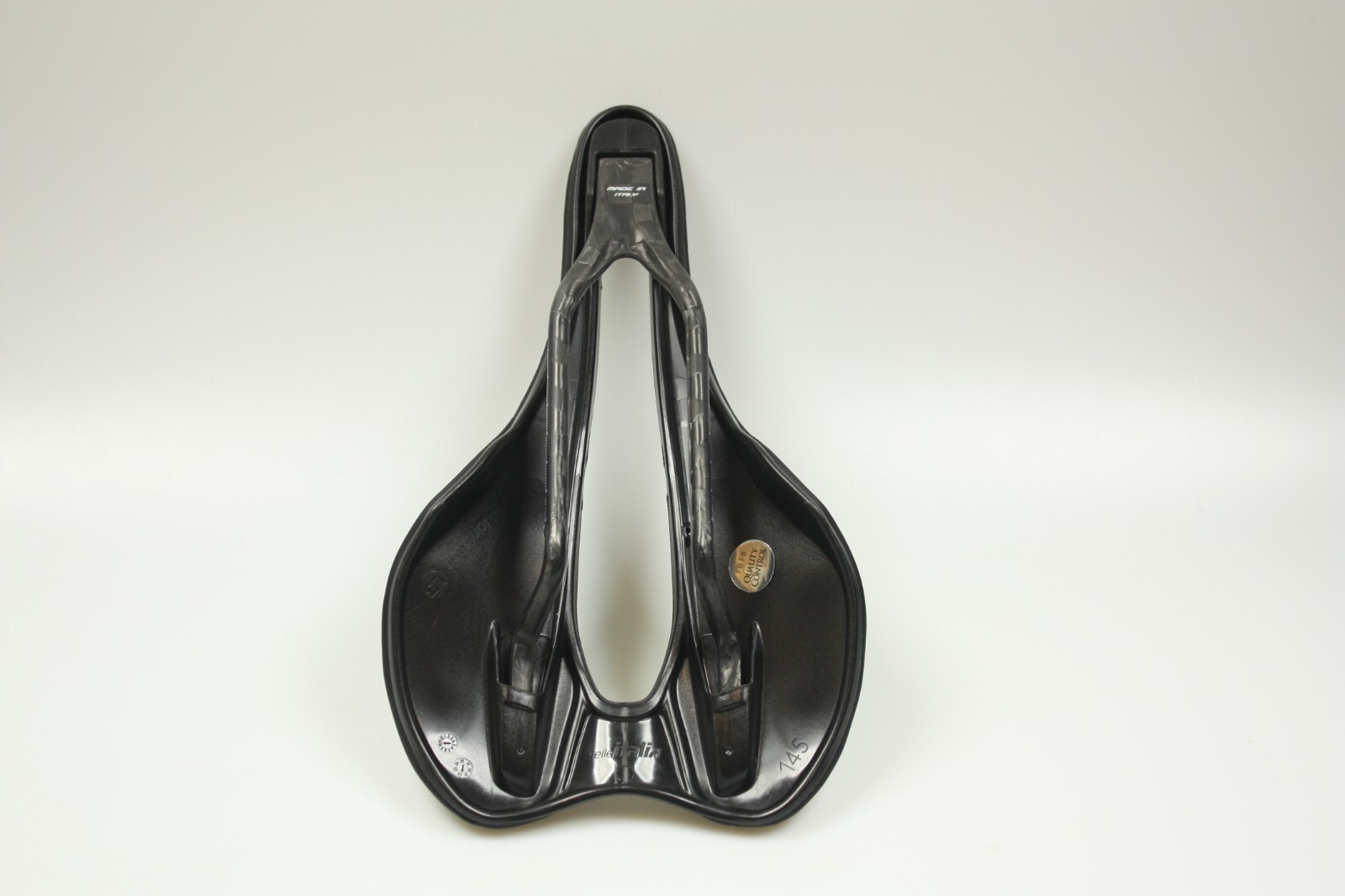 Selle Italia SLR Boost Kit Carbonio SuperFlow Saddle (145x248mm) – L3 – 130g
