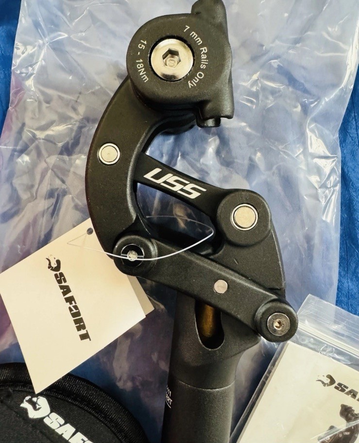 Safort Suspension Seatpost 27.2mm/ 365mm MTB Bike/ eBike AD-SP18-Open Box