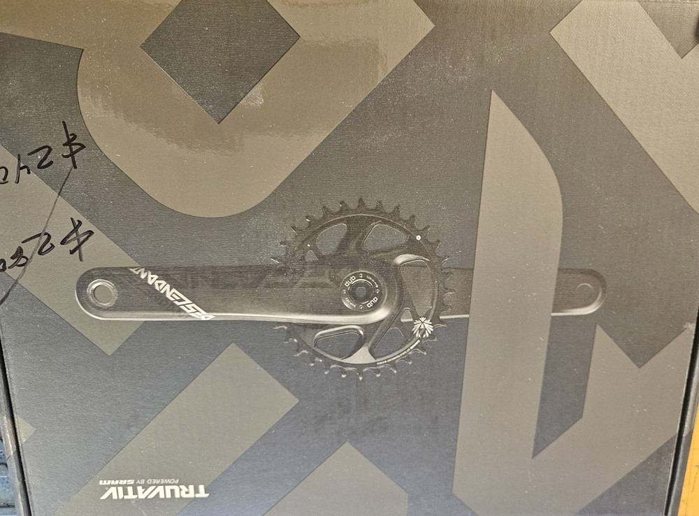 TRUVATIV Descendant Carbon 175mm DUB Crankset , 32t, brand new, original packing