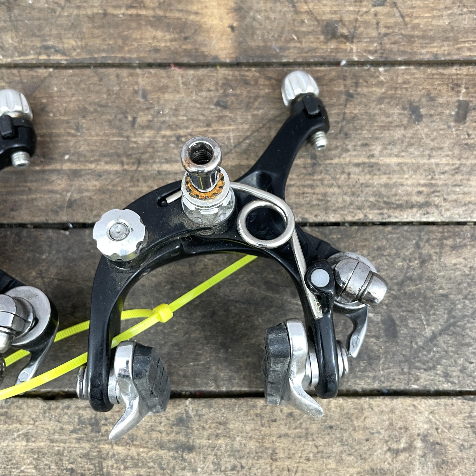 Road Bike Dual Pivot Caliper Brake Set Black Side Pull F/R Road Racing Pads Pair