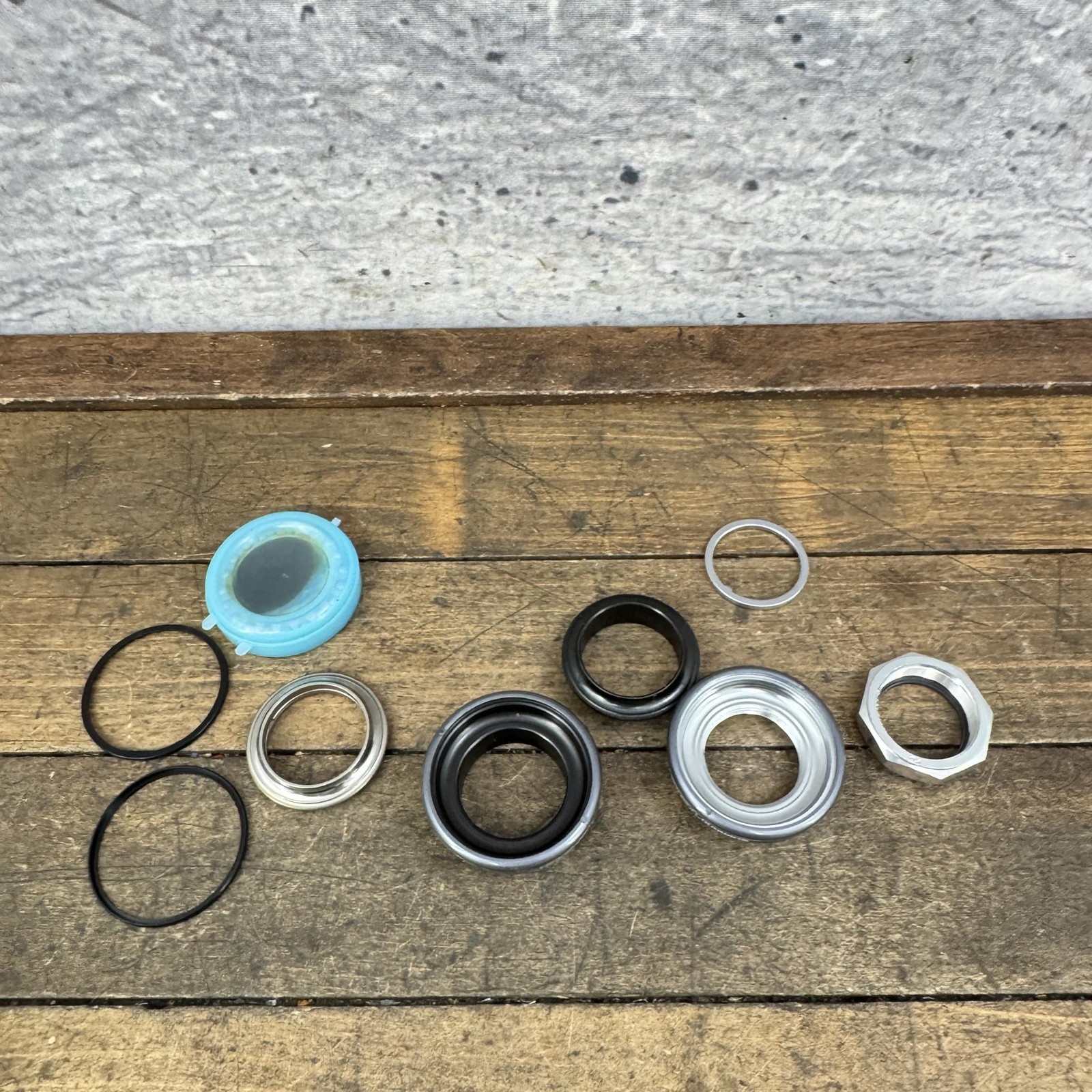 Vintage Shimano 105 1 Inch Threaded Headset NOS HP-1055 HP-1056 Japan 1980s