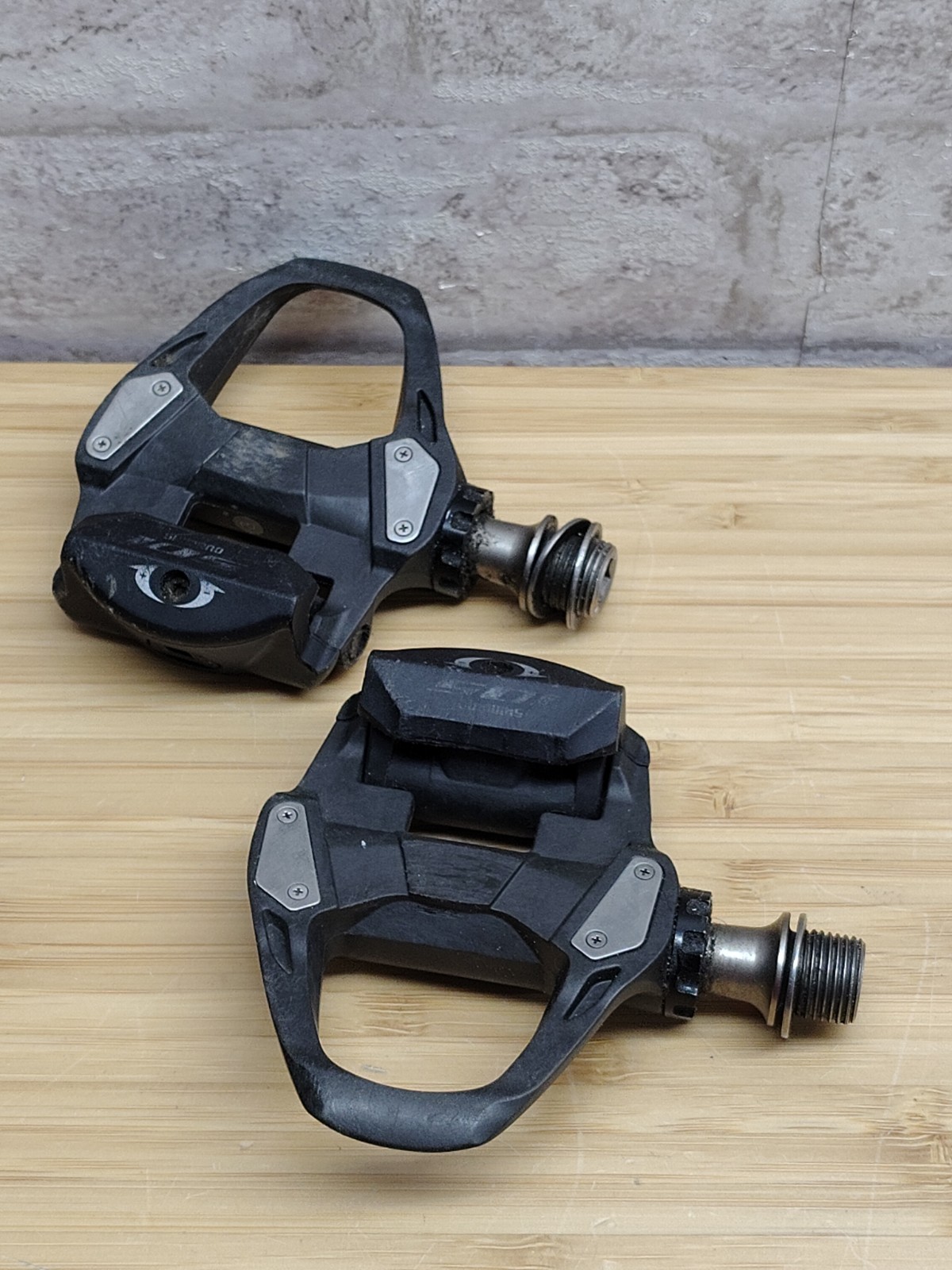 Shimano 105 PD-R7000 Carbon Fiber SPD-SL Clipless Pair Pedals Road Bike Black
