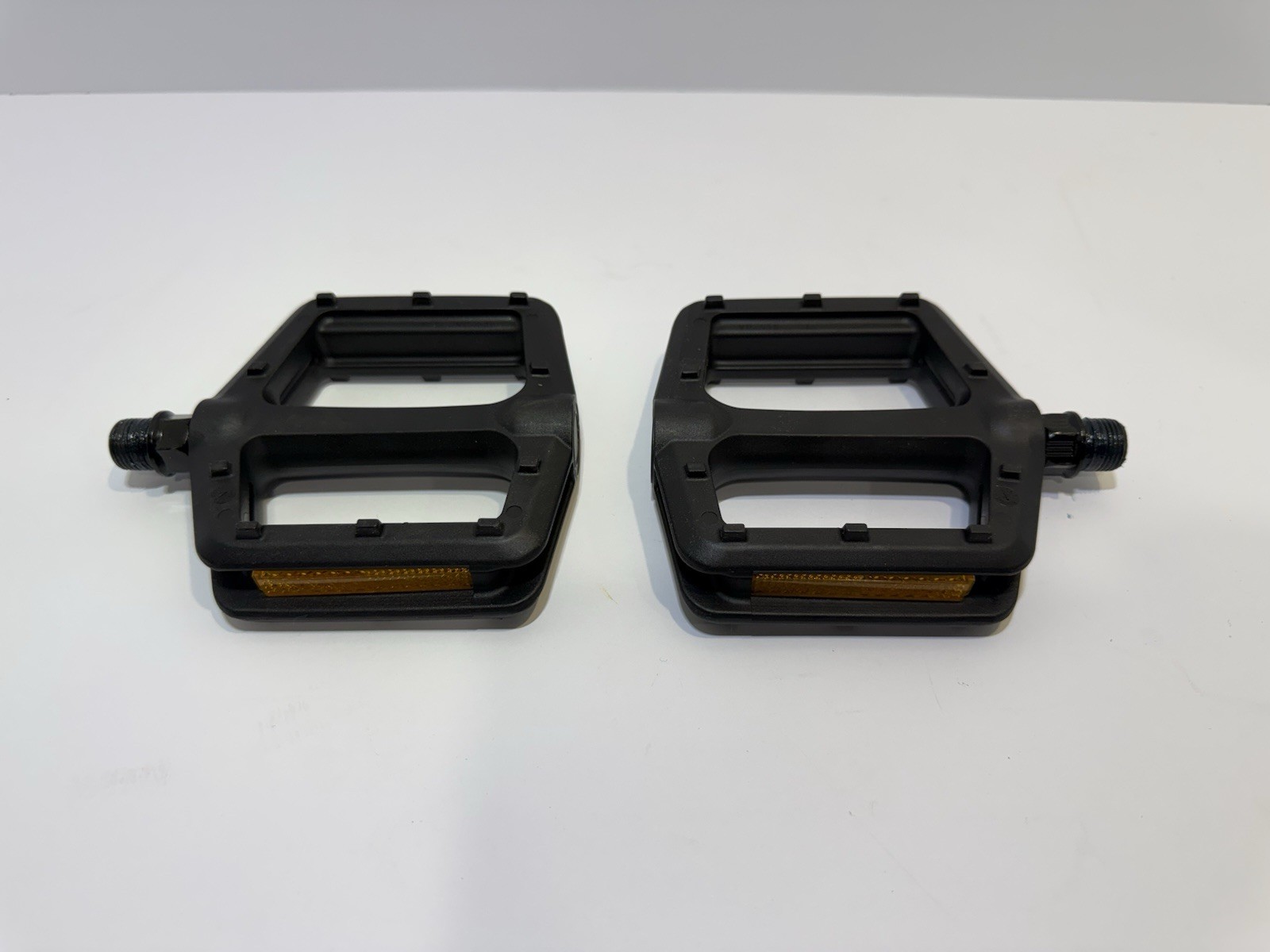 Black Platform Bicycle Pedals 9/16″ Plastic Metal for Mountain City BMX Cruiser