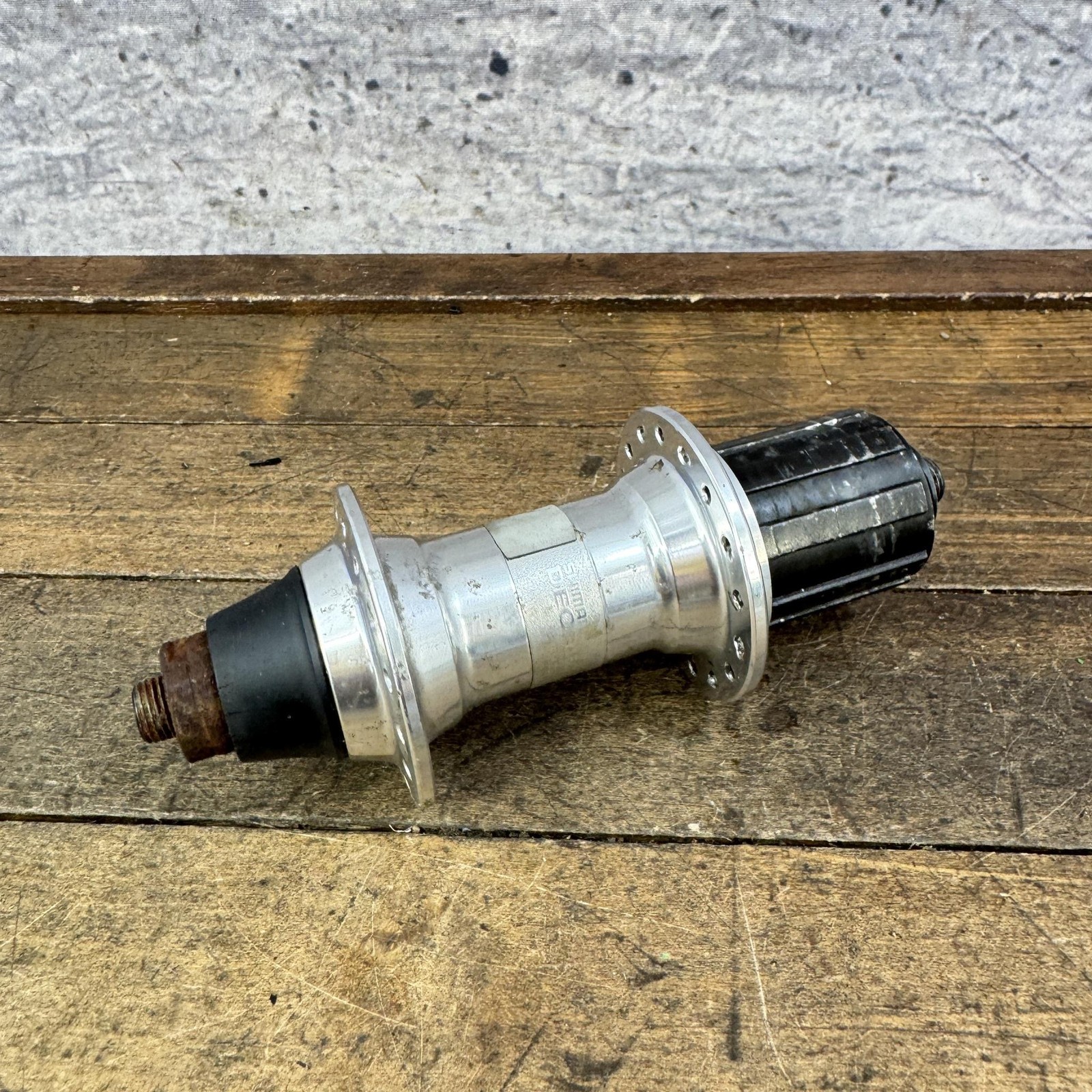 Vintage Shimano Deore XT FH-M737 Rear Hub 32H 135mm 8s MTB QR 90s Silver Japan