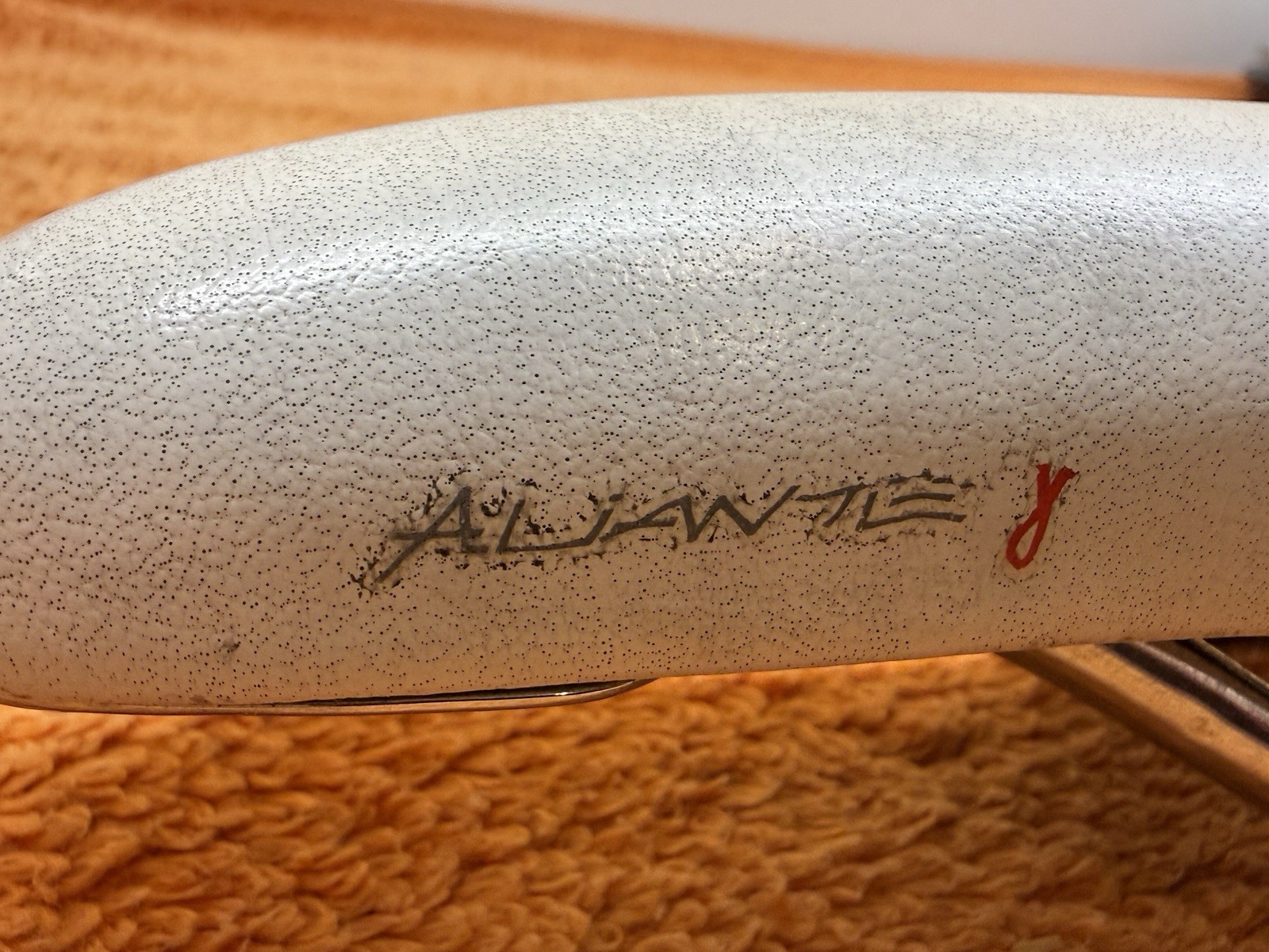 Fizik Aliante White Saddle 142mm Twin Flex Kium rails Handmade in Italy 245g