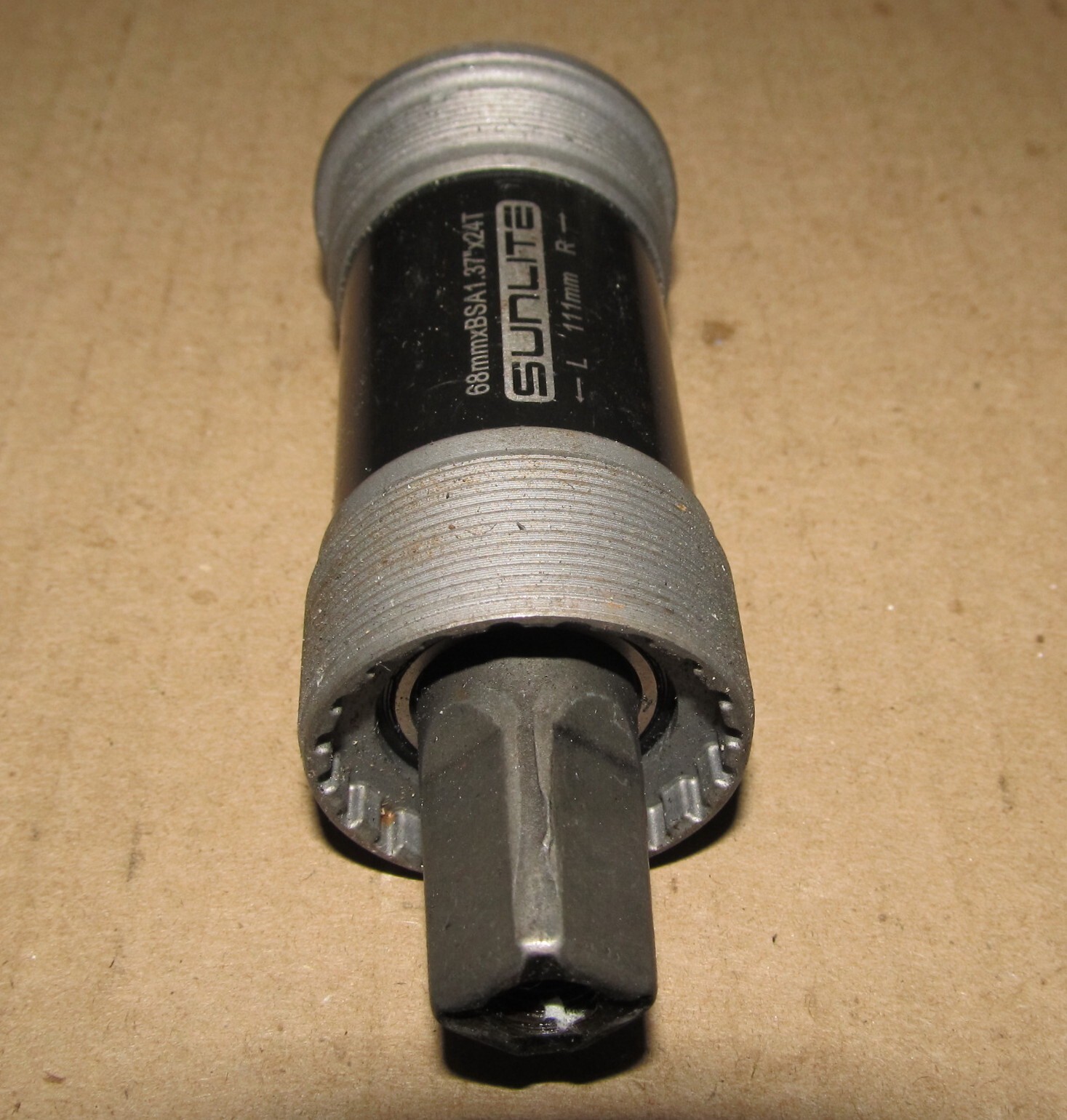 Sunlite Square Taper JIS 68×111 Spindle English Thread Sealed Bottom Bracket