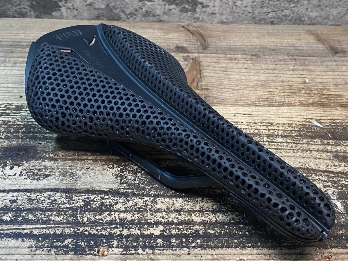 fizik ANTARES VERSUS EVO ADAPTIVE Saddle Black Carbon Rails 139mm 5.47 inch