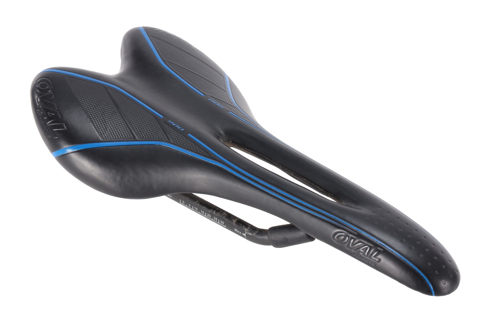 Oval Concepts 900 Road Bike Saddle 131mm 7x 10mm Carbon Rails