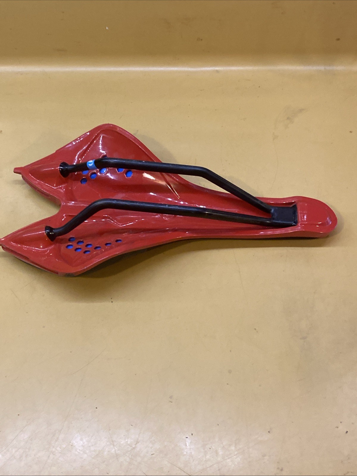 Black & Red UNION SPORT HARZ 265mm x 145mm Carbon Rail Saddle