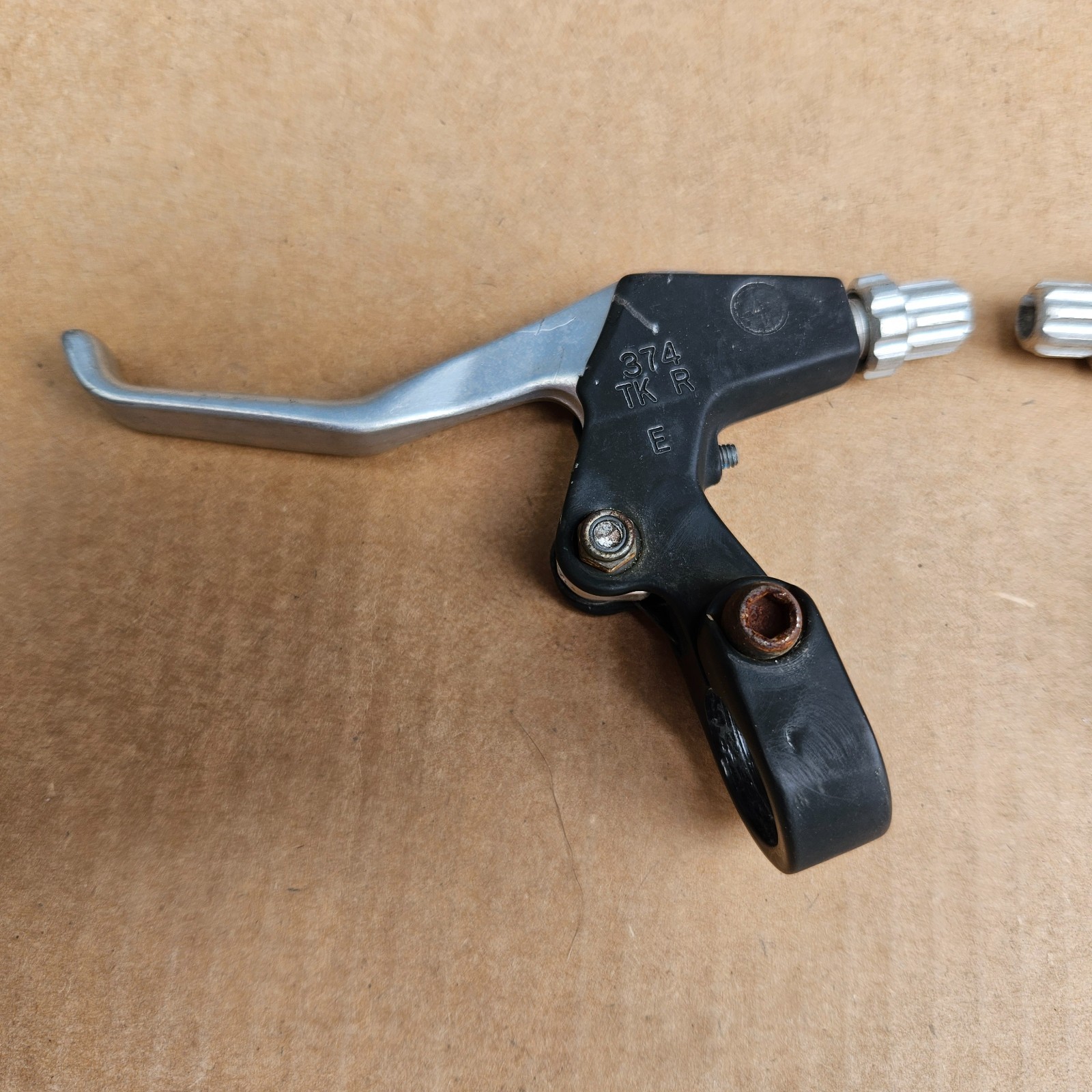 Tektro TK Mountain Bike Brake Levers Left Right Set for Disc or V Brake