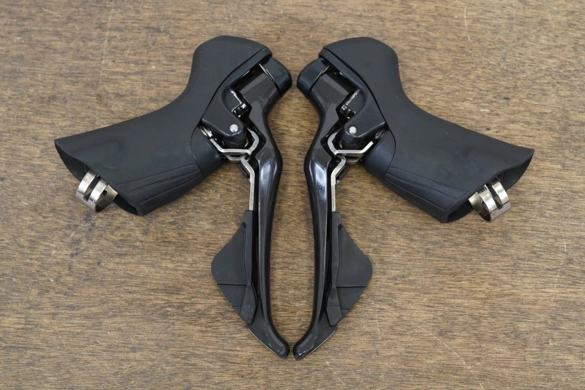 Shimano 105 ST-R7000 11 Speed Mechanical Rim Brake Shifters 7000