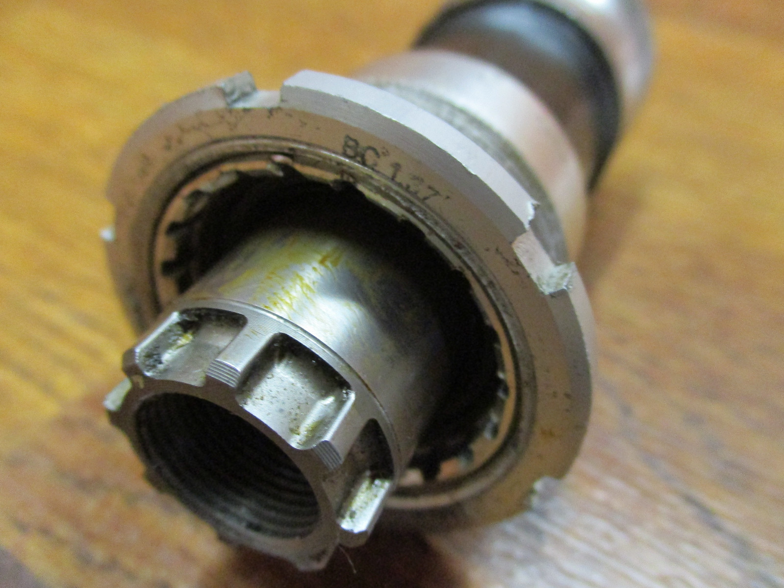 SHIMANO DURA ACE BB-7700 ENGLISH THREAD 1.37×24 68×109.5 OCTALINK BOTTOM BRACKET