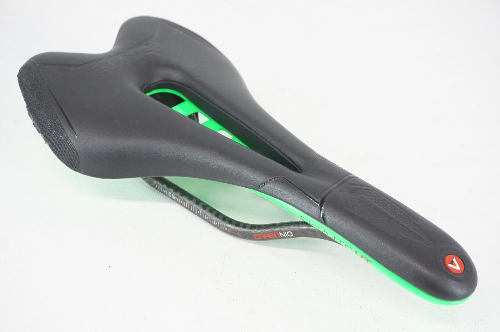 Used Astute Skyline Vt Carbon Rail Saddle / Baichari Hankyu Tsukaguchi
