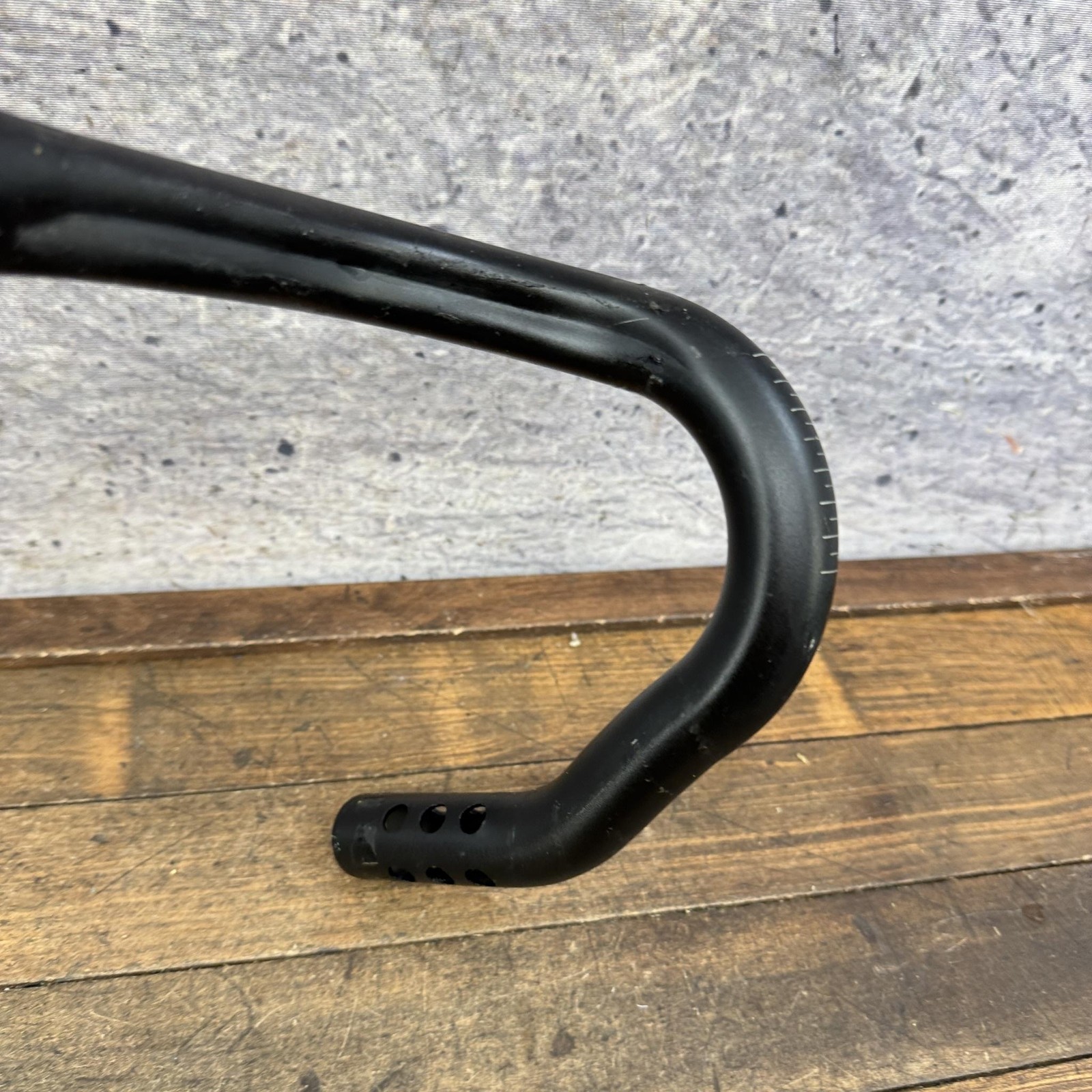 Bontrager Race Lite Drop Handlebar 44cm 31.8 Clamp Black Alloy Road Bar