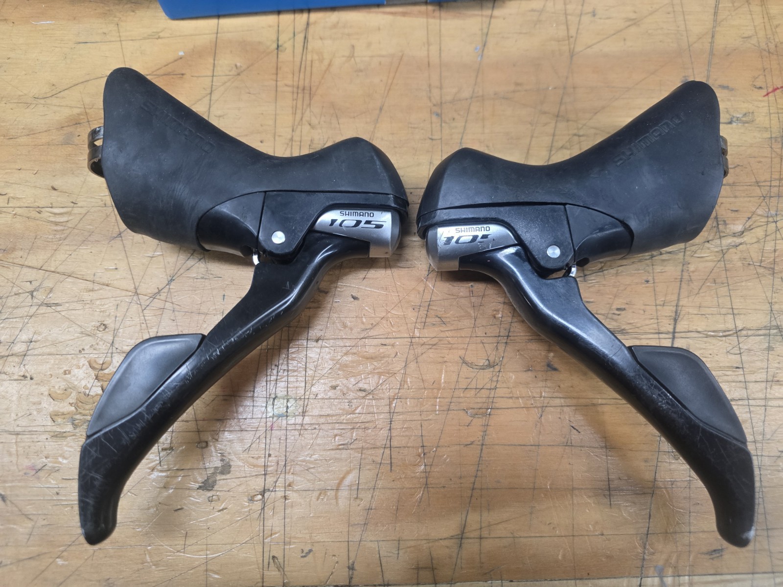 Shimano 105 ST-R7000 2×11-Speed STI Shifters Left/Right Set w/TRP Spyre calipers
