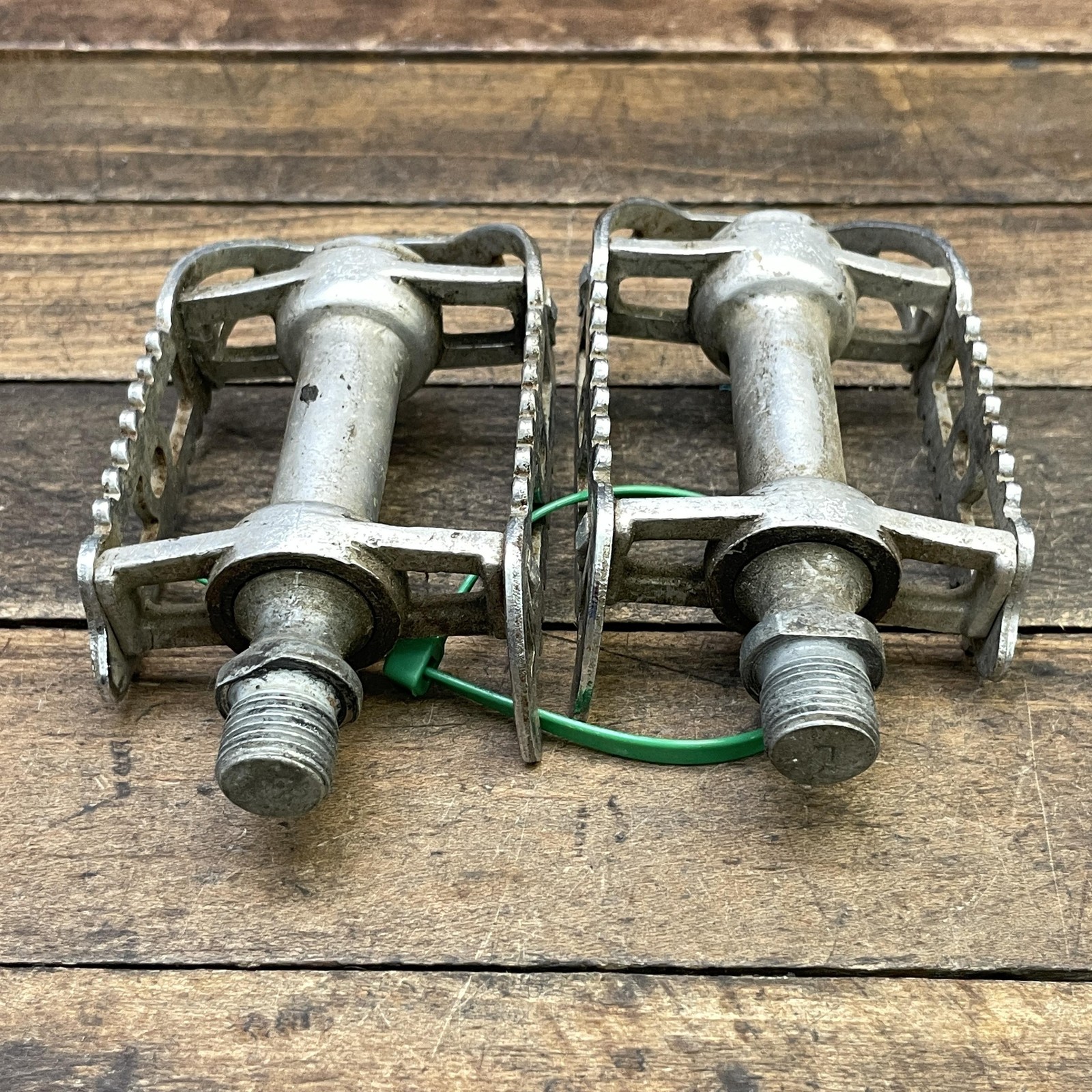Vintage Atom 700 Platform Bike Pedals Silver Pair 365g Road Touring Alloy