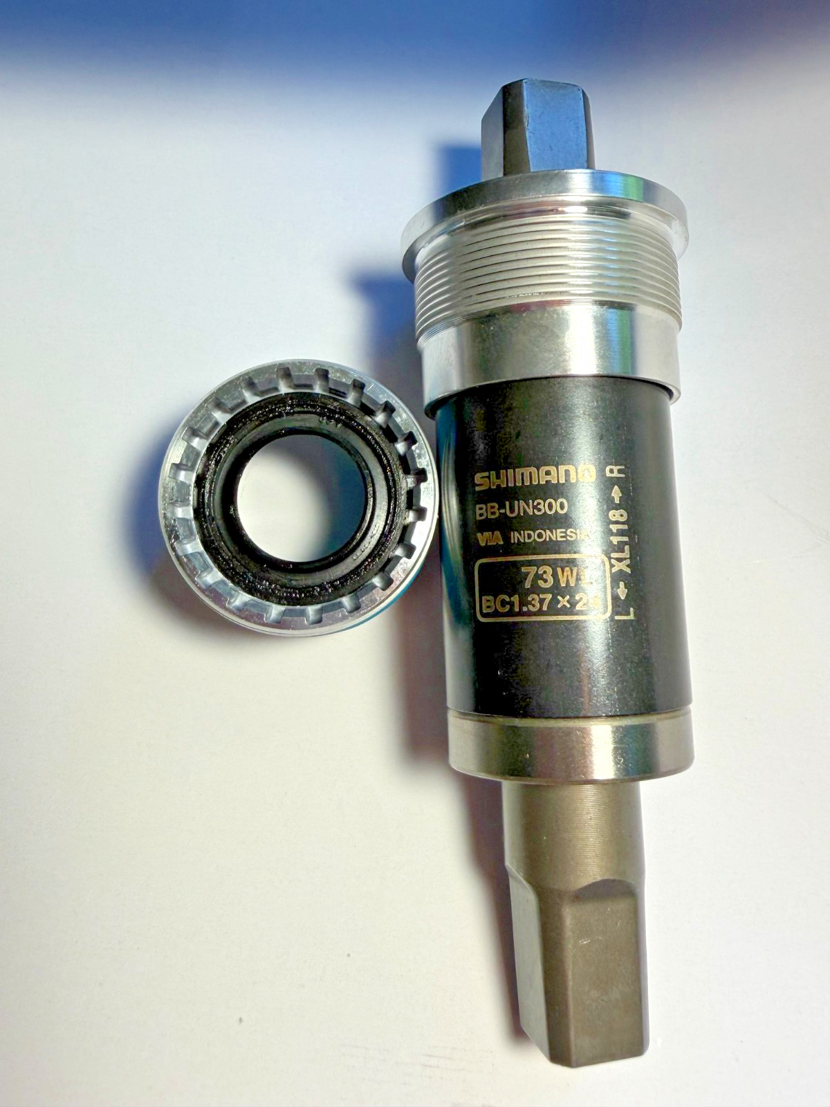 SHIMANO STANDARD BB, BB-UN300, SPINDLE: SQUARE TYPE, SHELL: BSA 73MM, SP 118