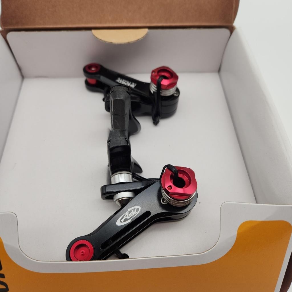 Avid Shorty Ultimate Rear Threaded Cantilever Brake Black & Red OPEN PACKAGE